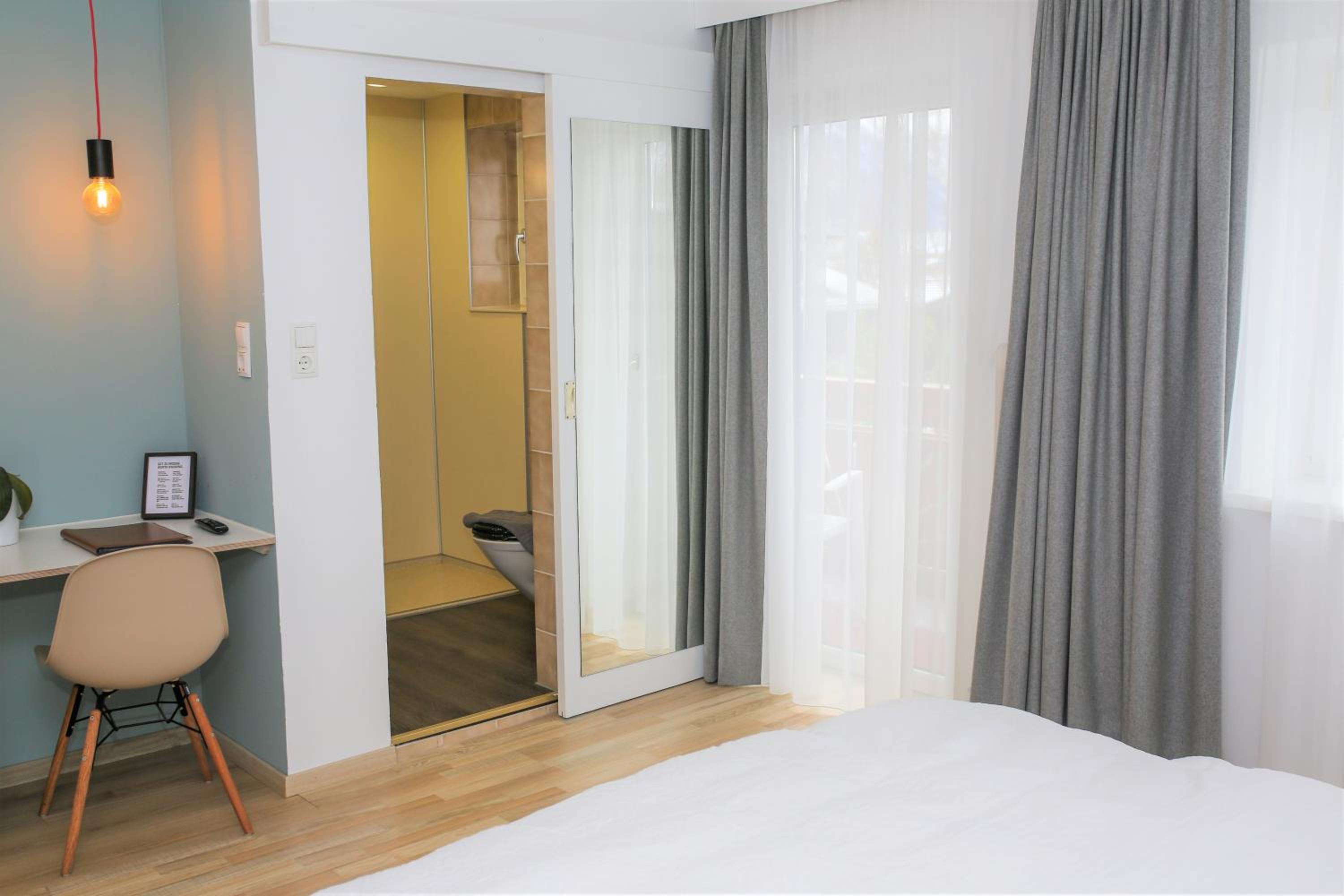 Standard Double Room with Balcony - Photo 31