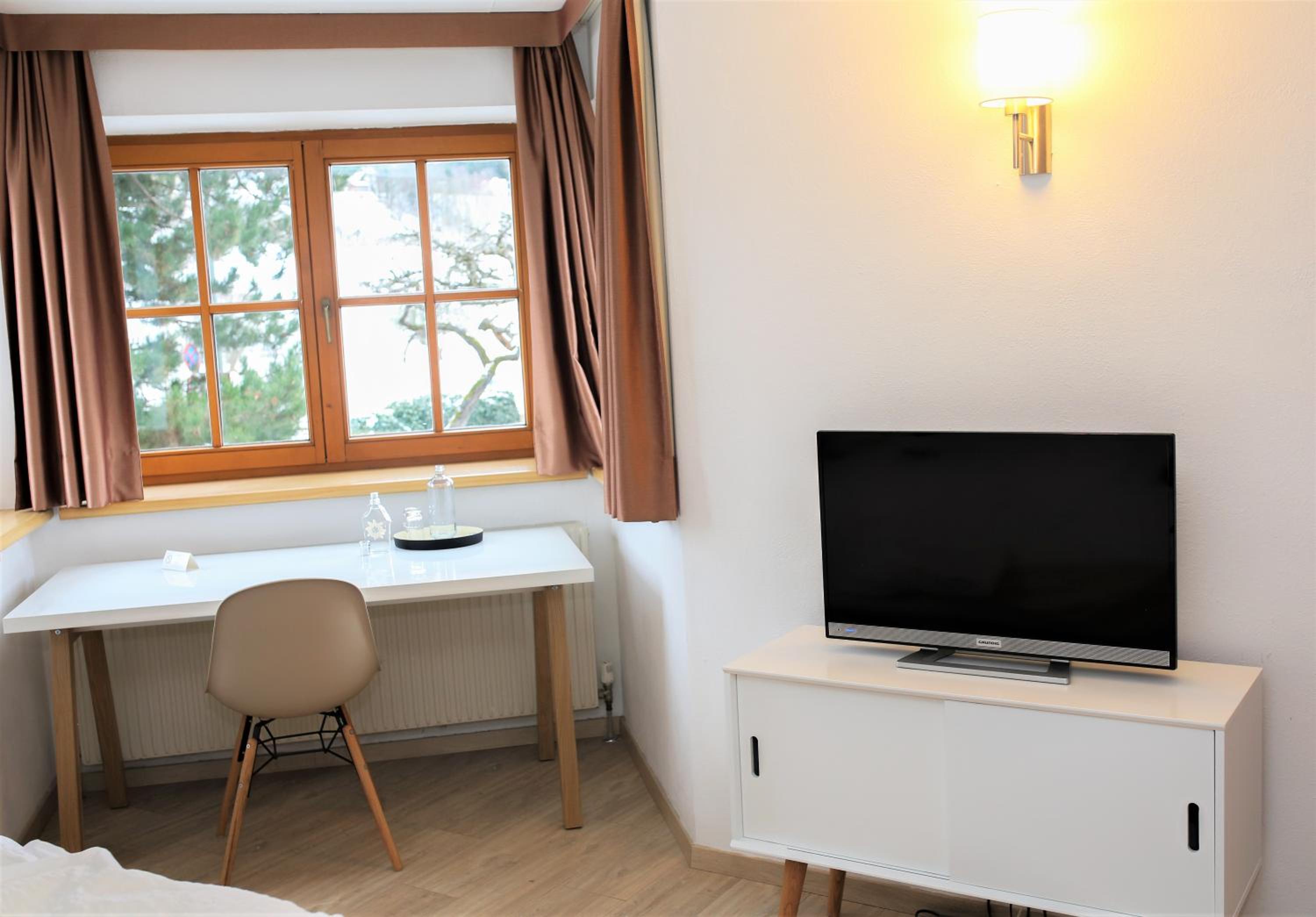 Superior Double or Twin Room with Balcony - Photo 32