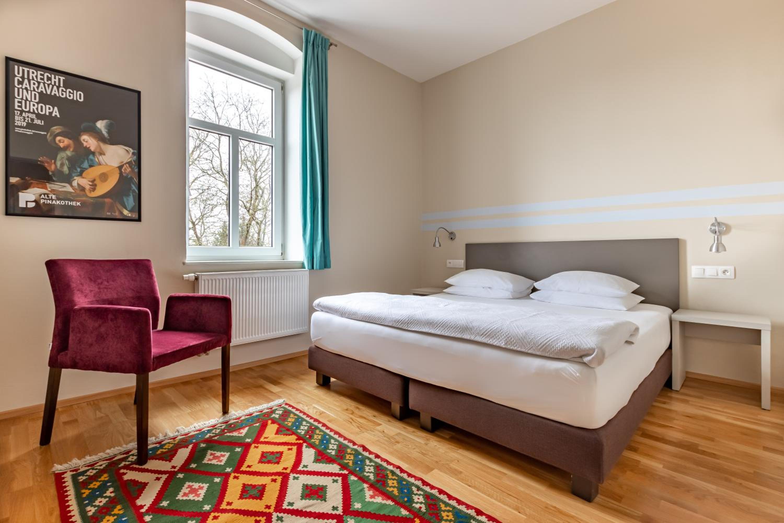 One-Bedroom Apartment - Photo 1