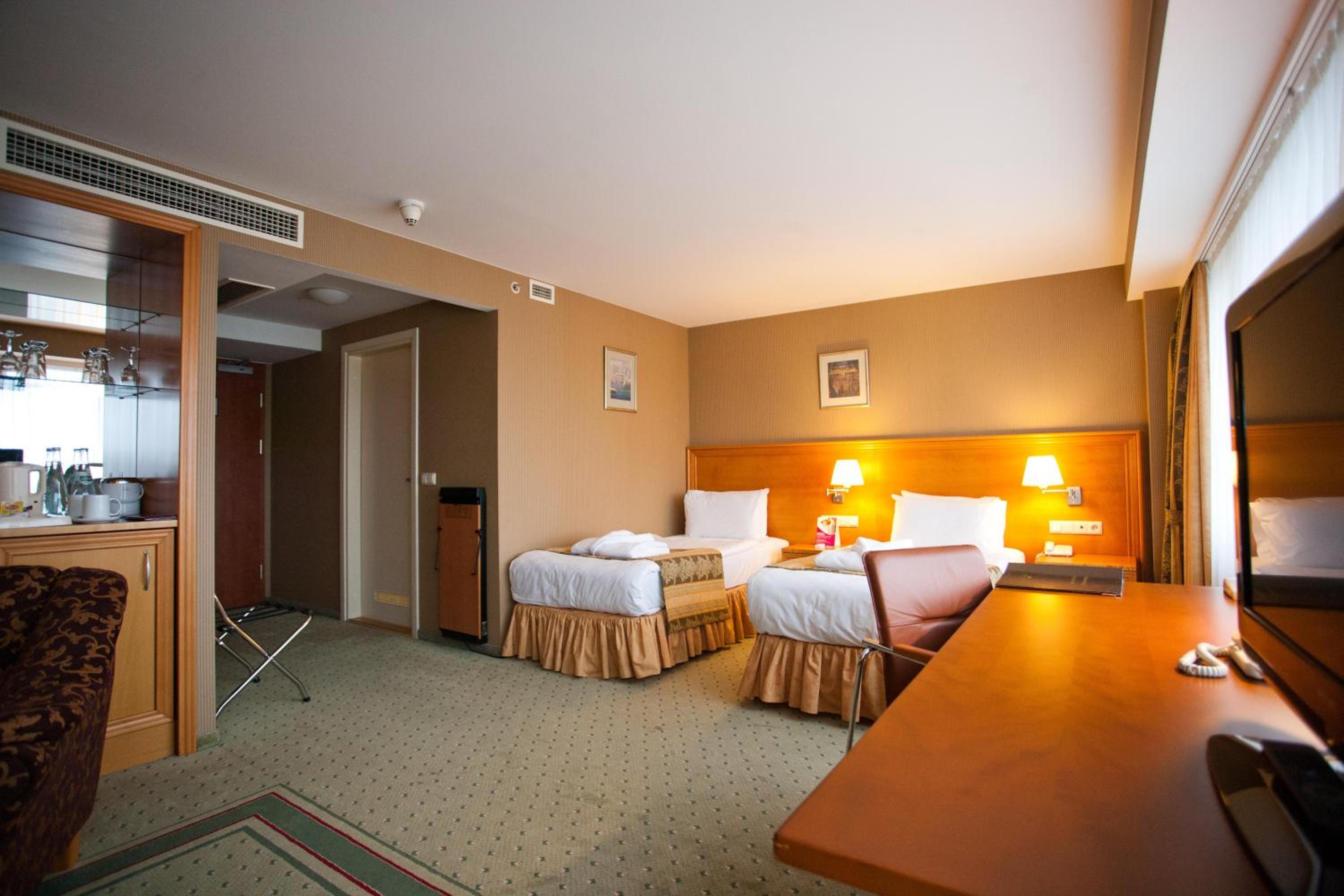 Deluxe Twin Room - Photo 1