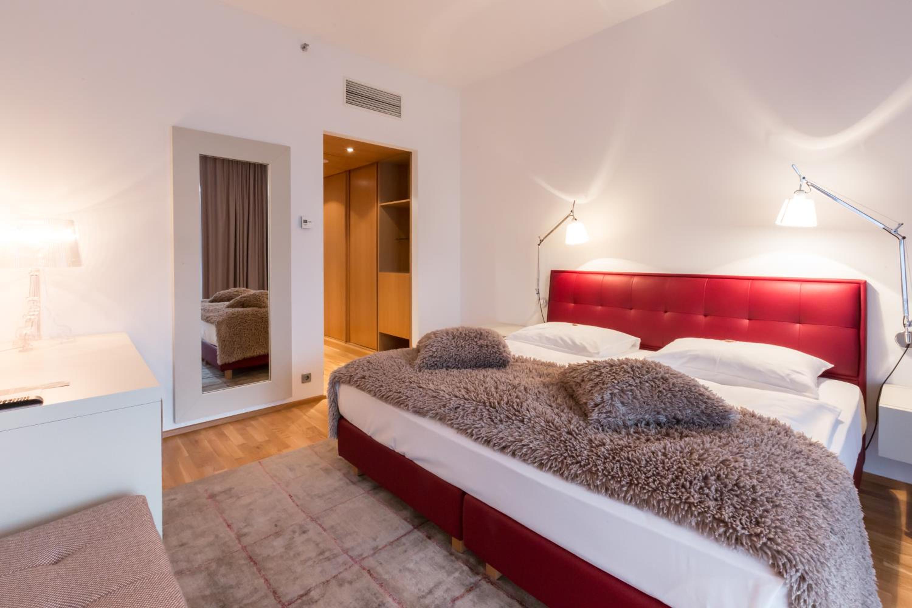 One-Bedroom Apartment And Thermal Bath Access photo 3