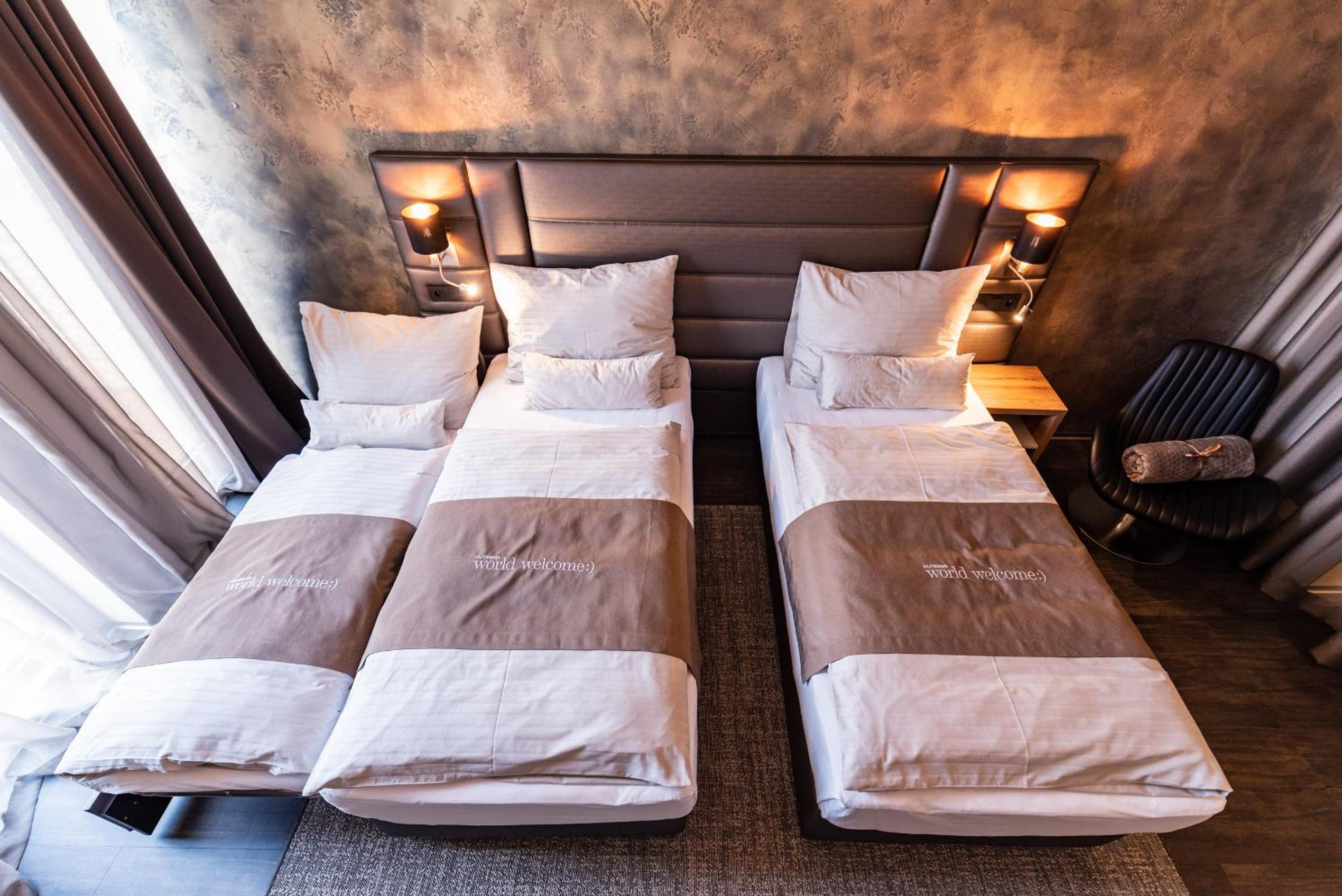 Twin Room with Extra Bed photo 3