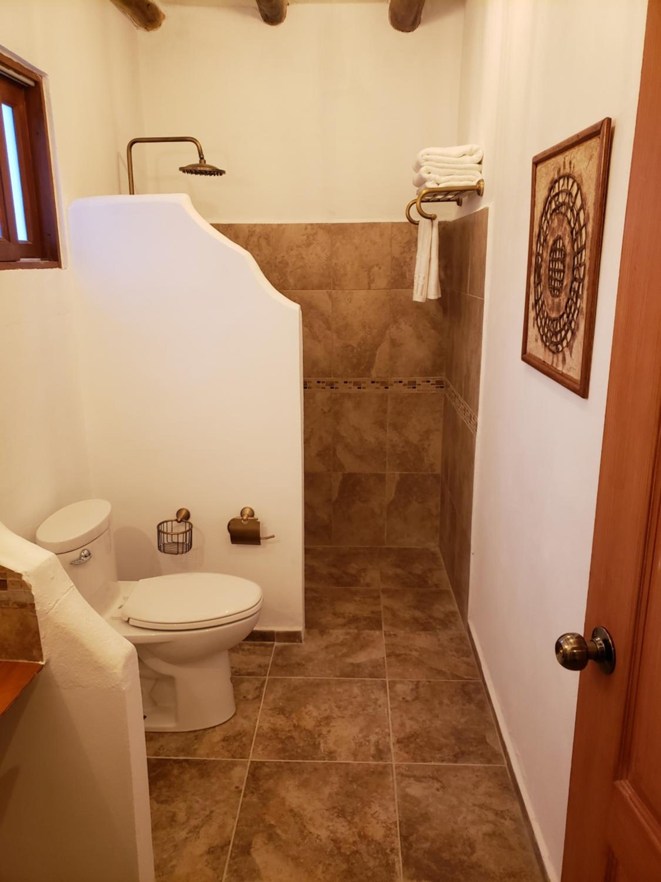 Superior King Suite - Photo 9