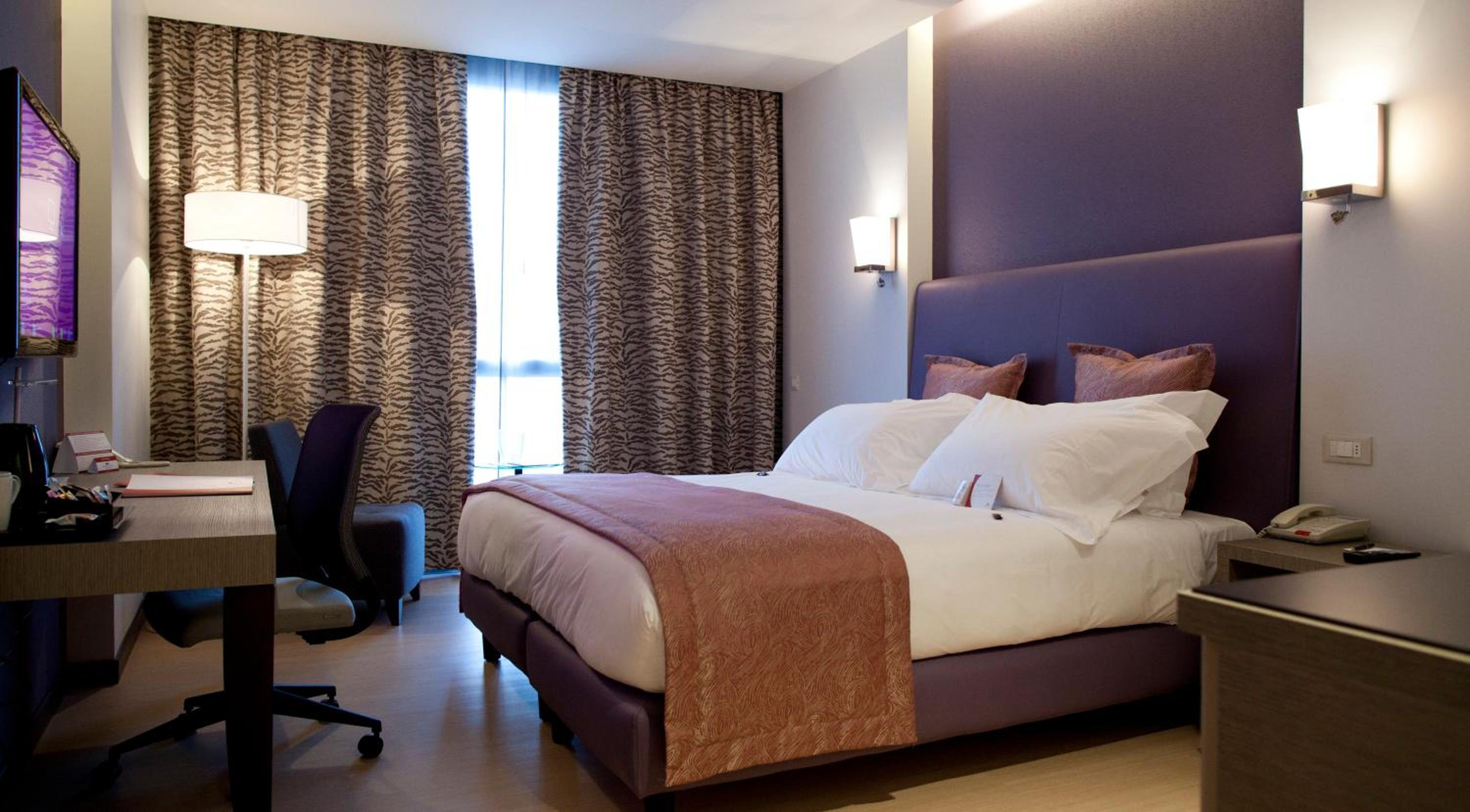 Premium Twin Room - Smoking - Photo 3