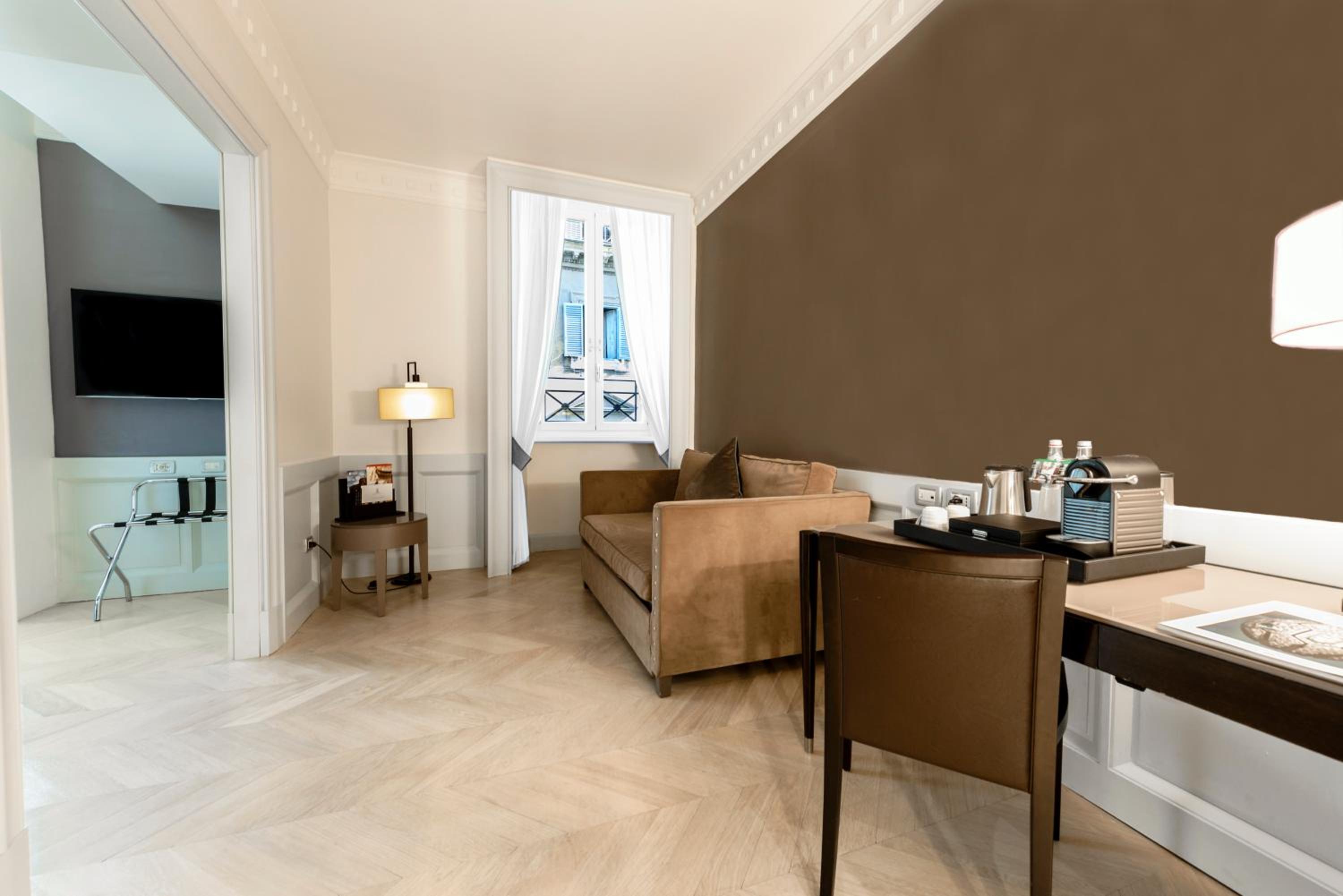 Junior King Suite