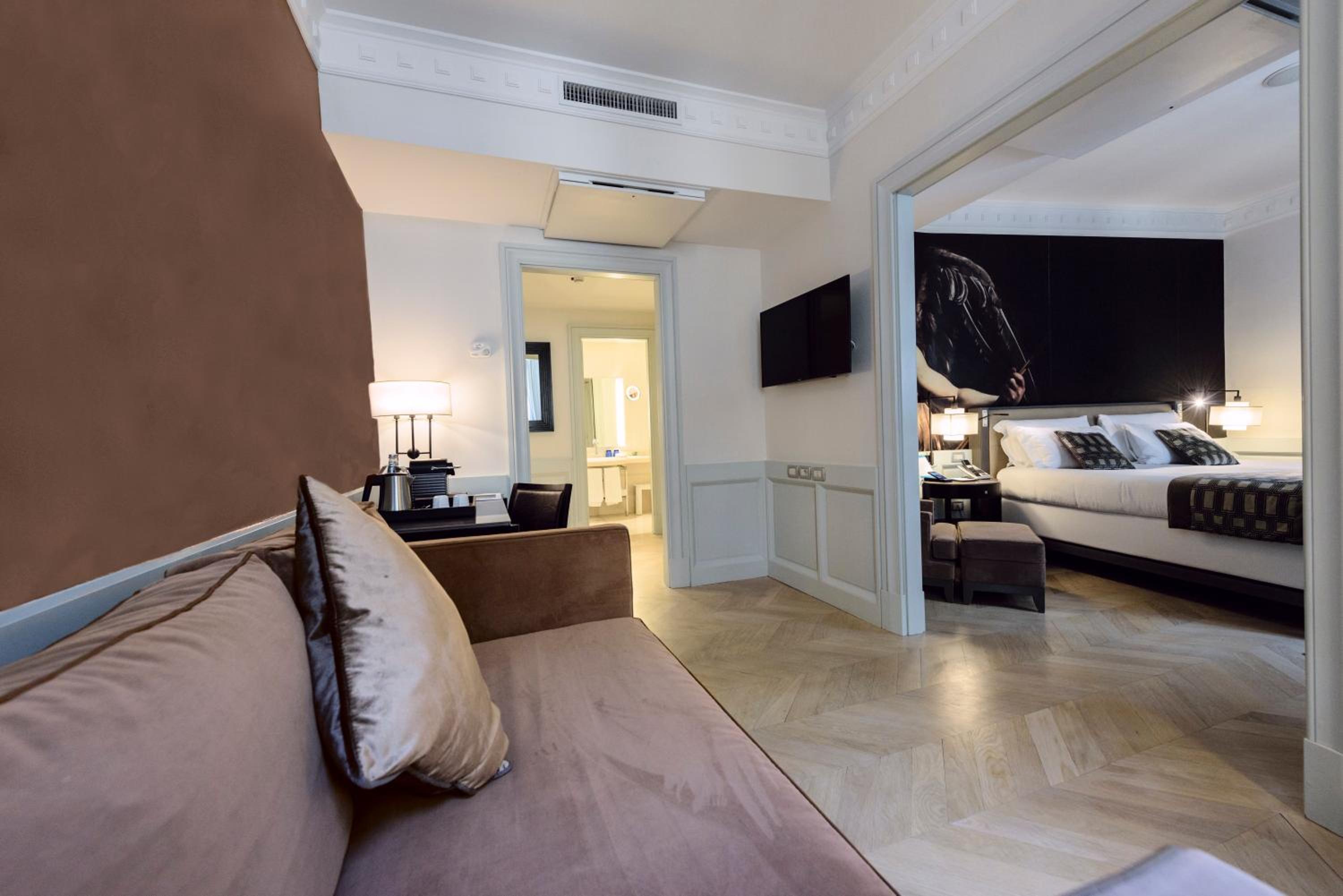 Junior King Suite