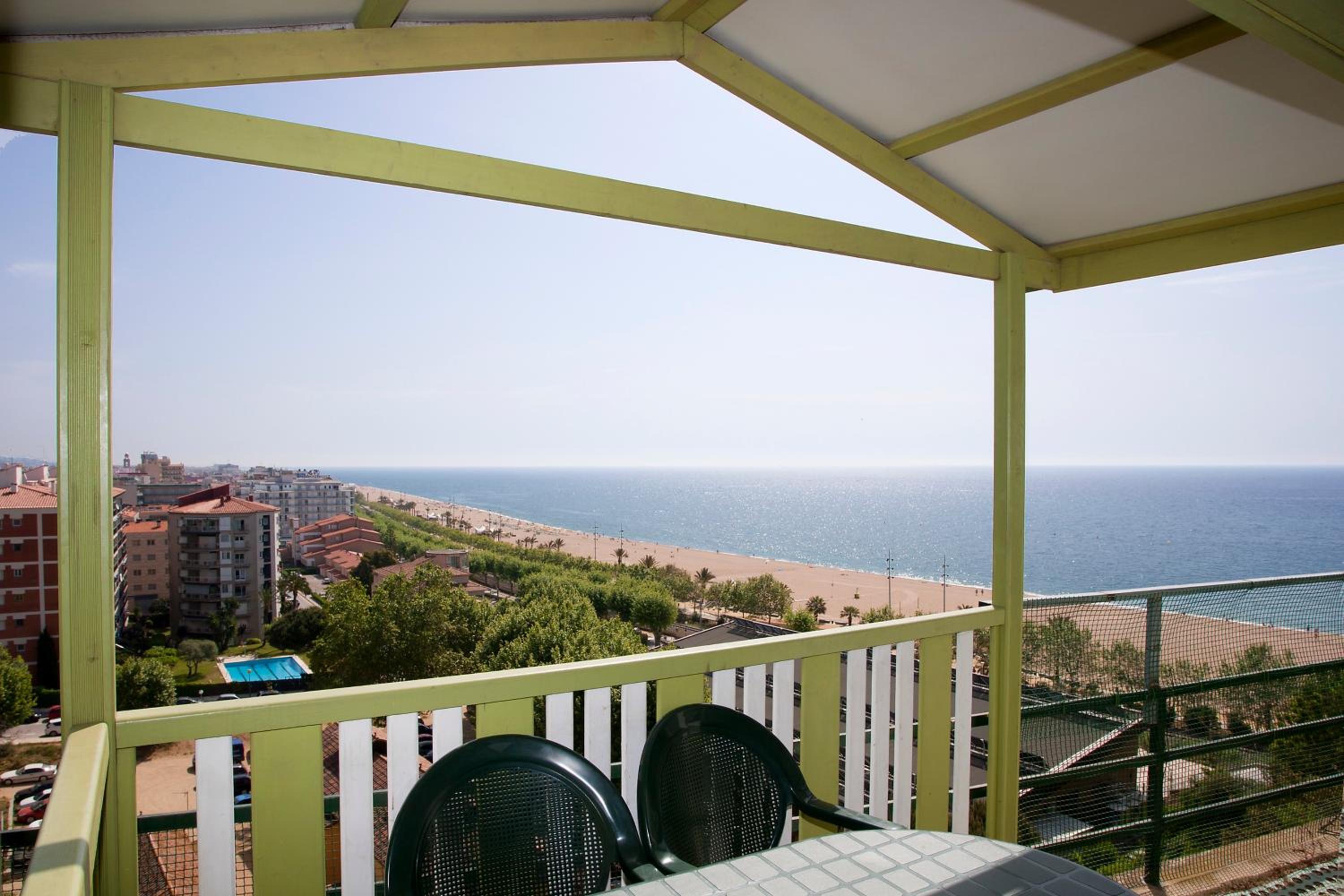Two-Bedroom Bungalow with Sea View (5 Adults) photo 2