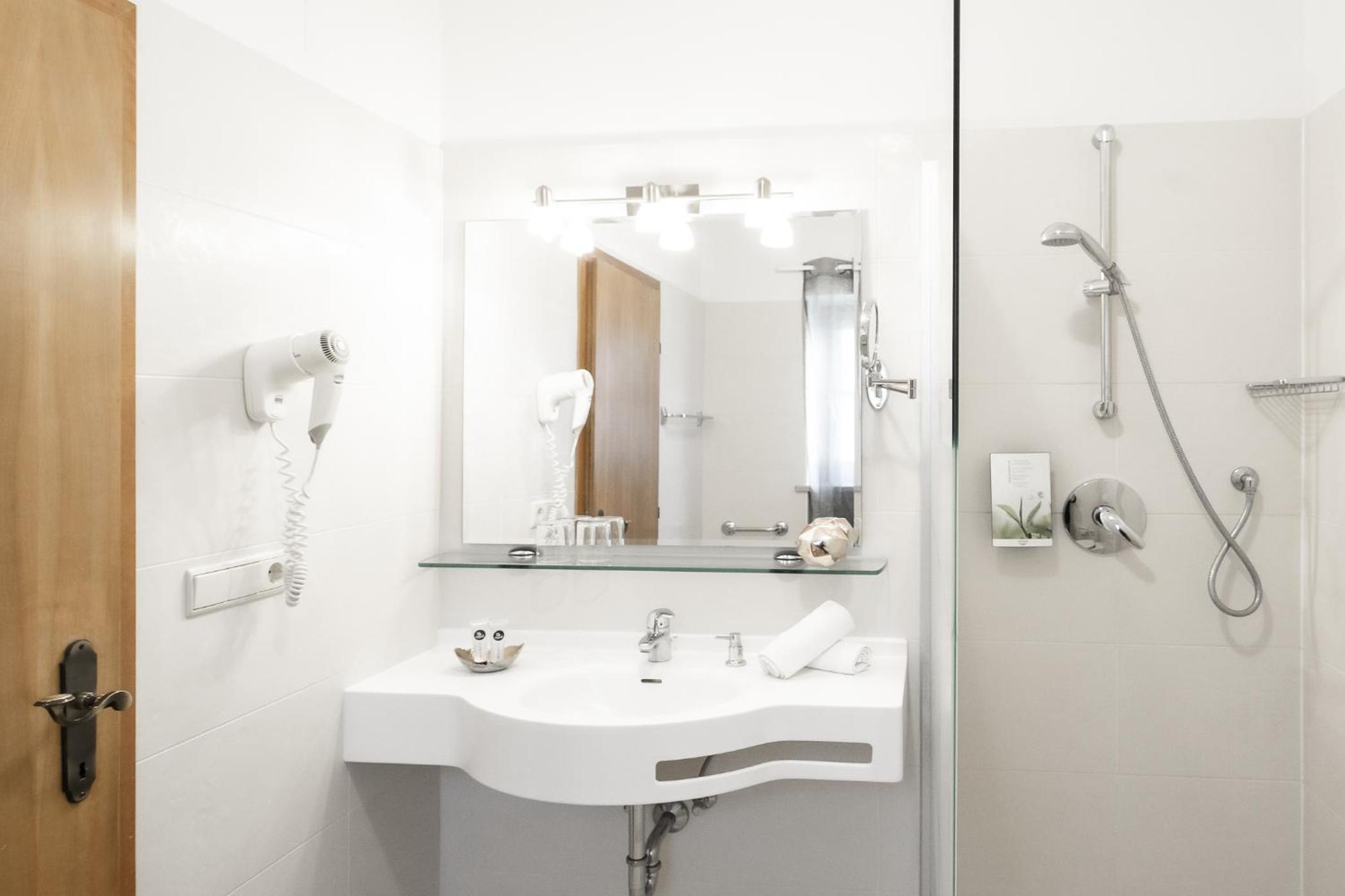 Superior Double Room - Photo 10