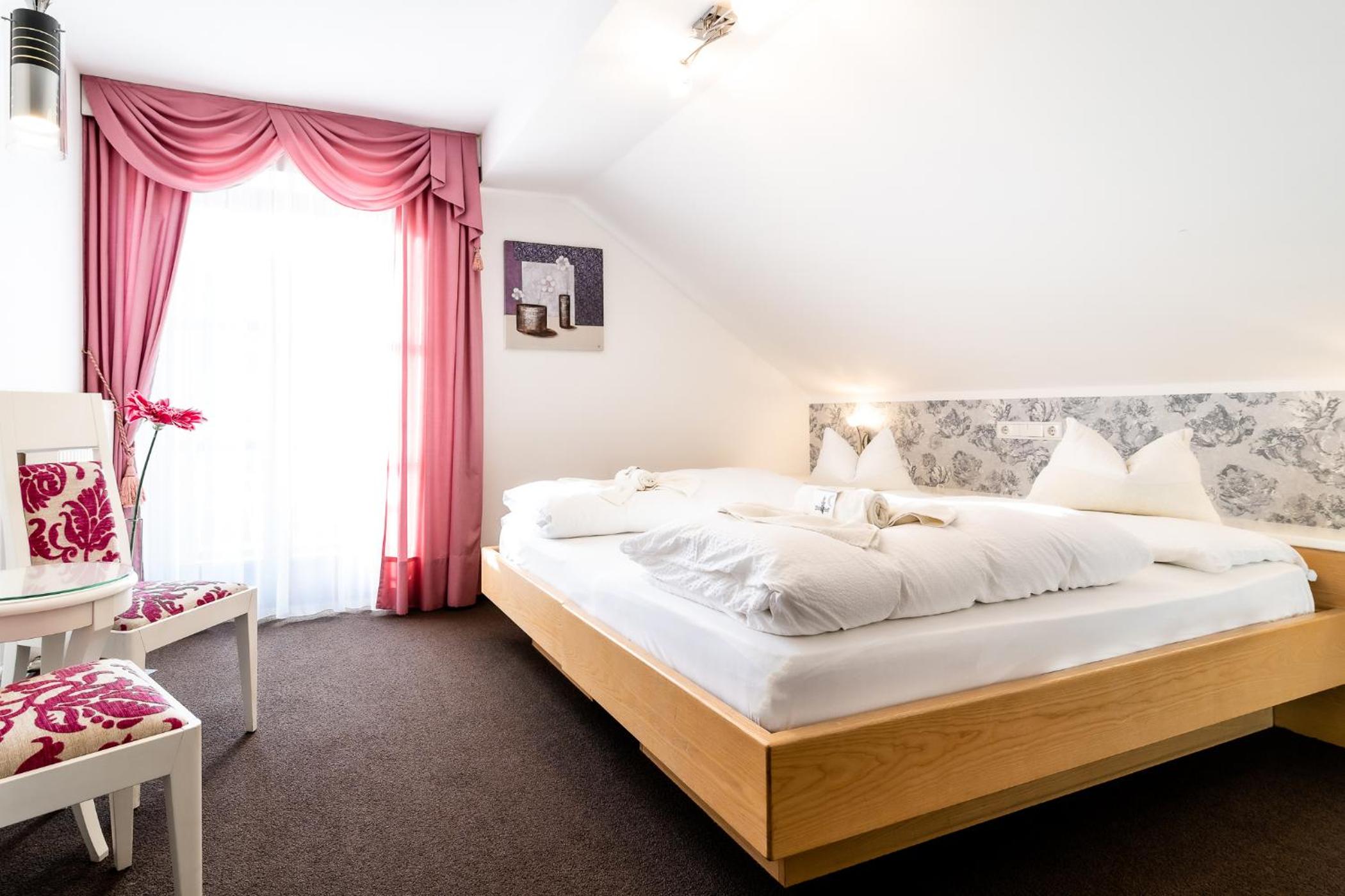 Standard Double Room - Photo 3
