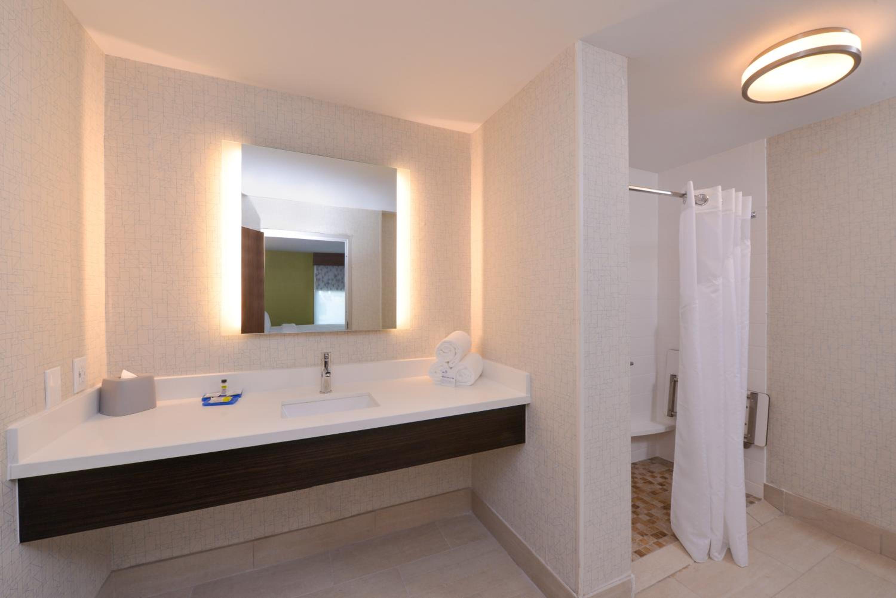 Queen Room with Two Queen Beds - Disability Access Hearing Accessible - Roll-In Shower photo 2