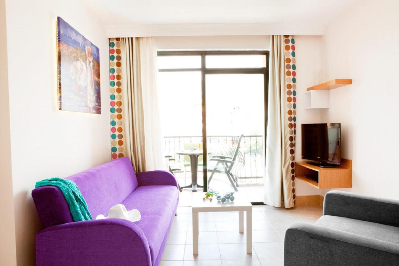 Suite with Pool View - Photo 6