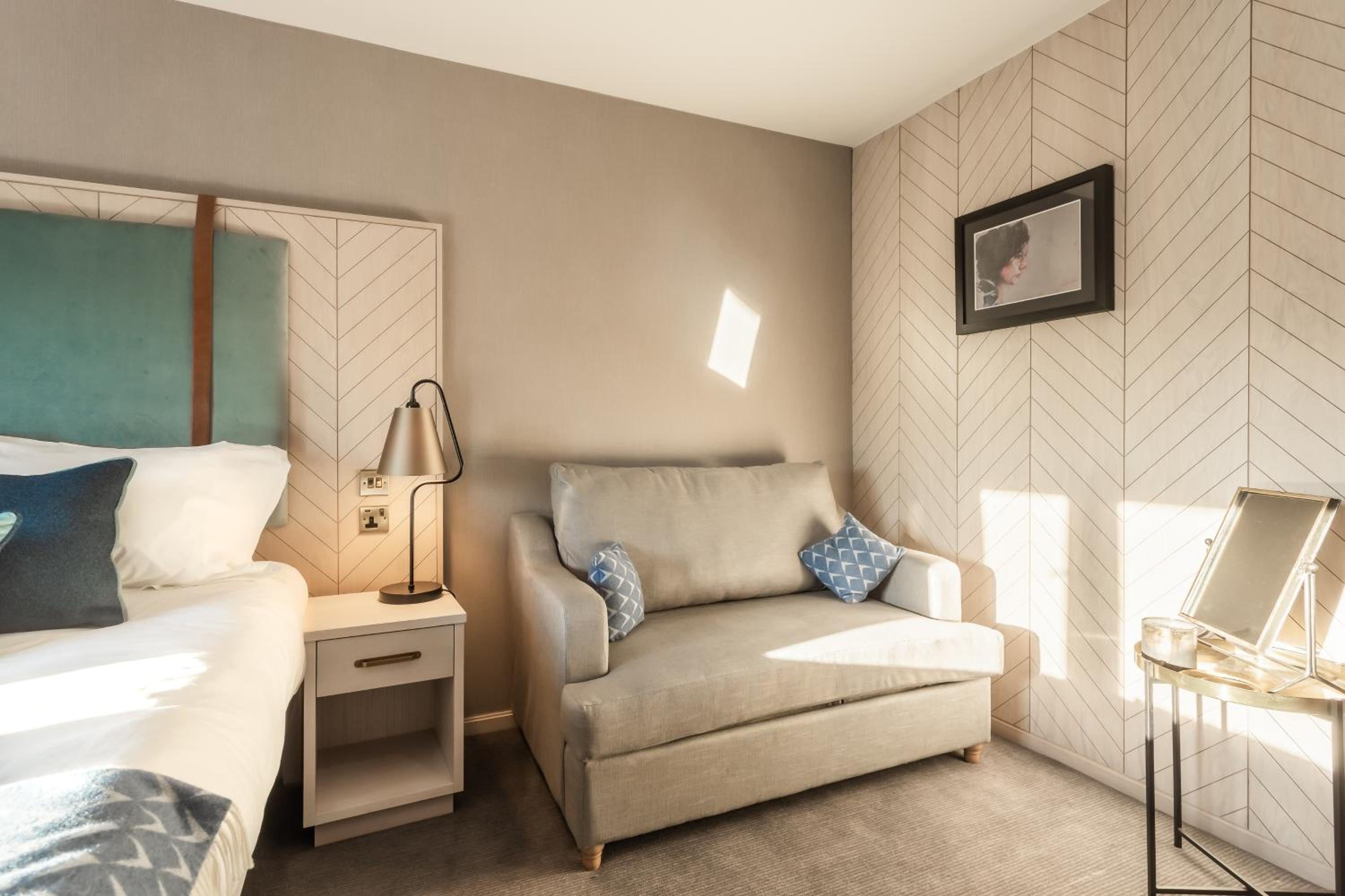 Family Room - Photo 2