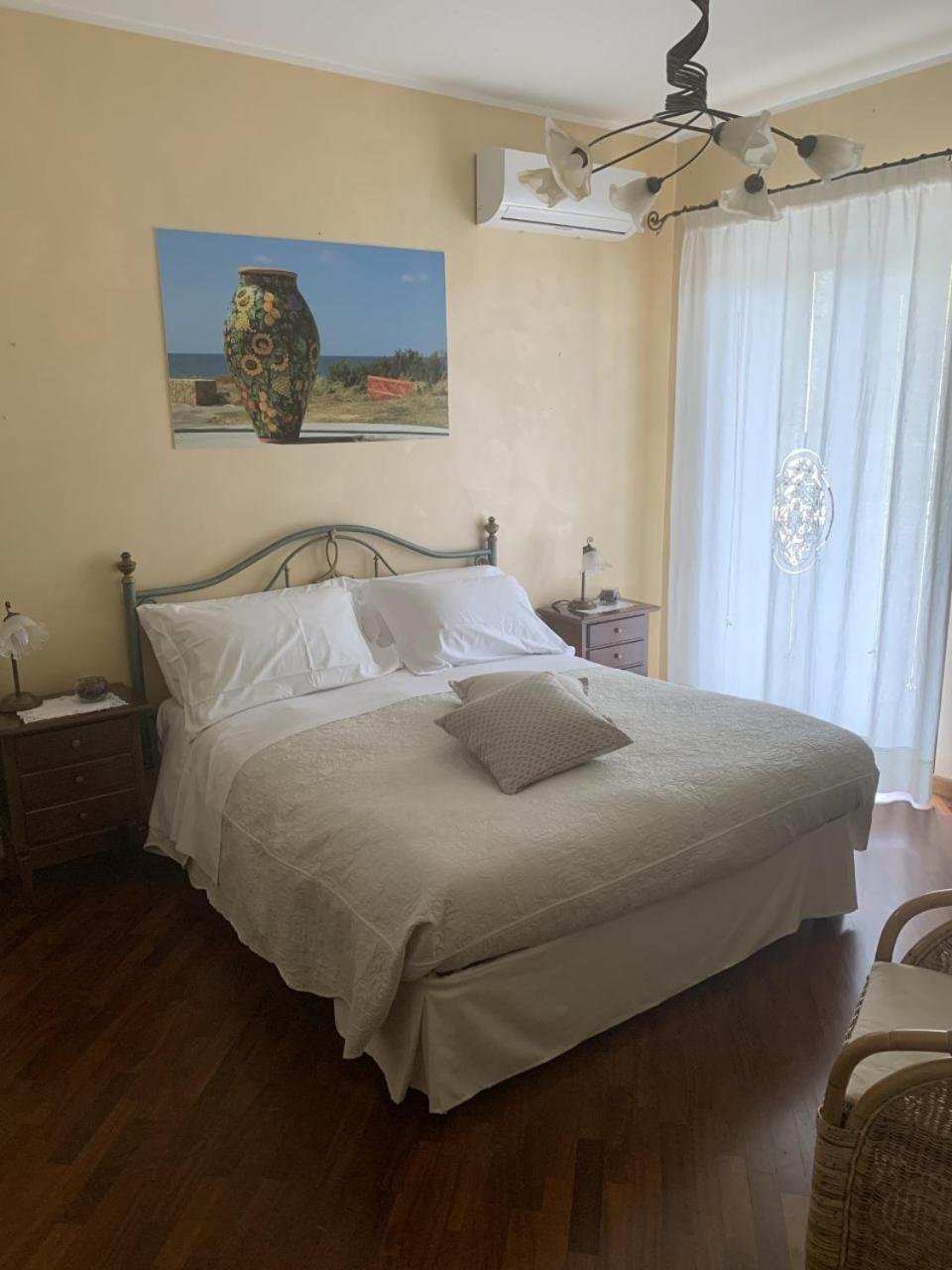 Double Room with Pool View - Photo 1