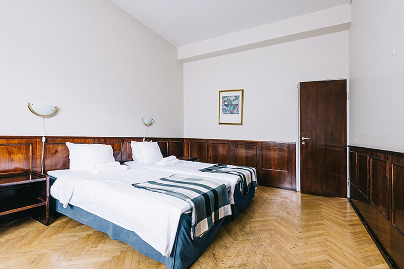 Economy Double Room - Photo 11