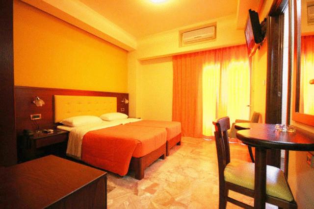Twin Room - Photo 1