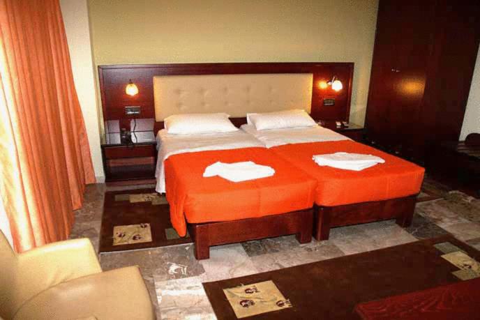 Twin Room - Photo 4