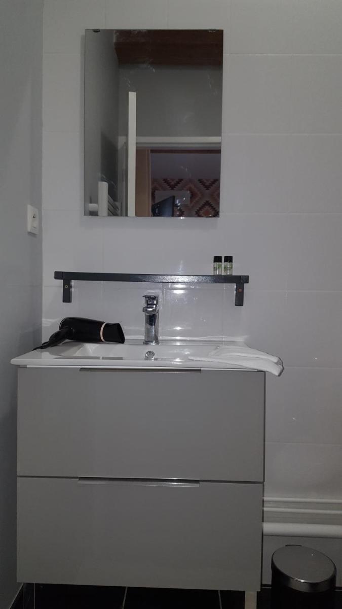 Double Room - Photo 10