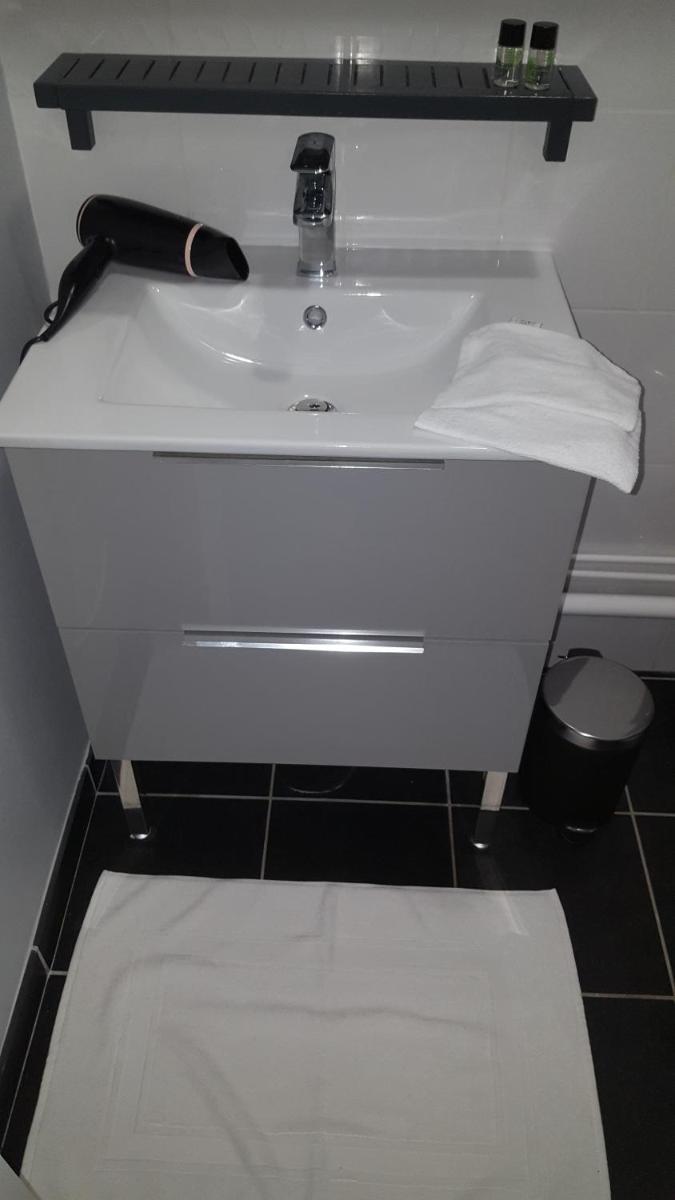 Double Room - Photo 11