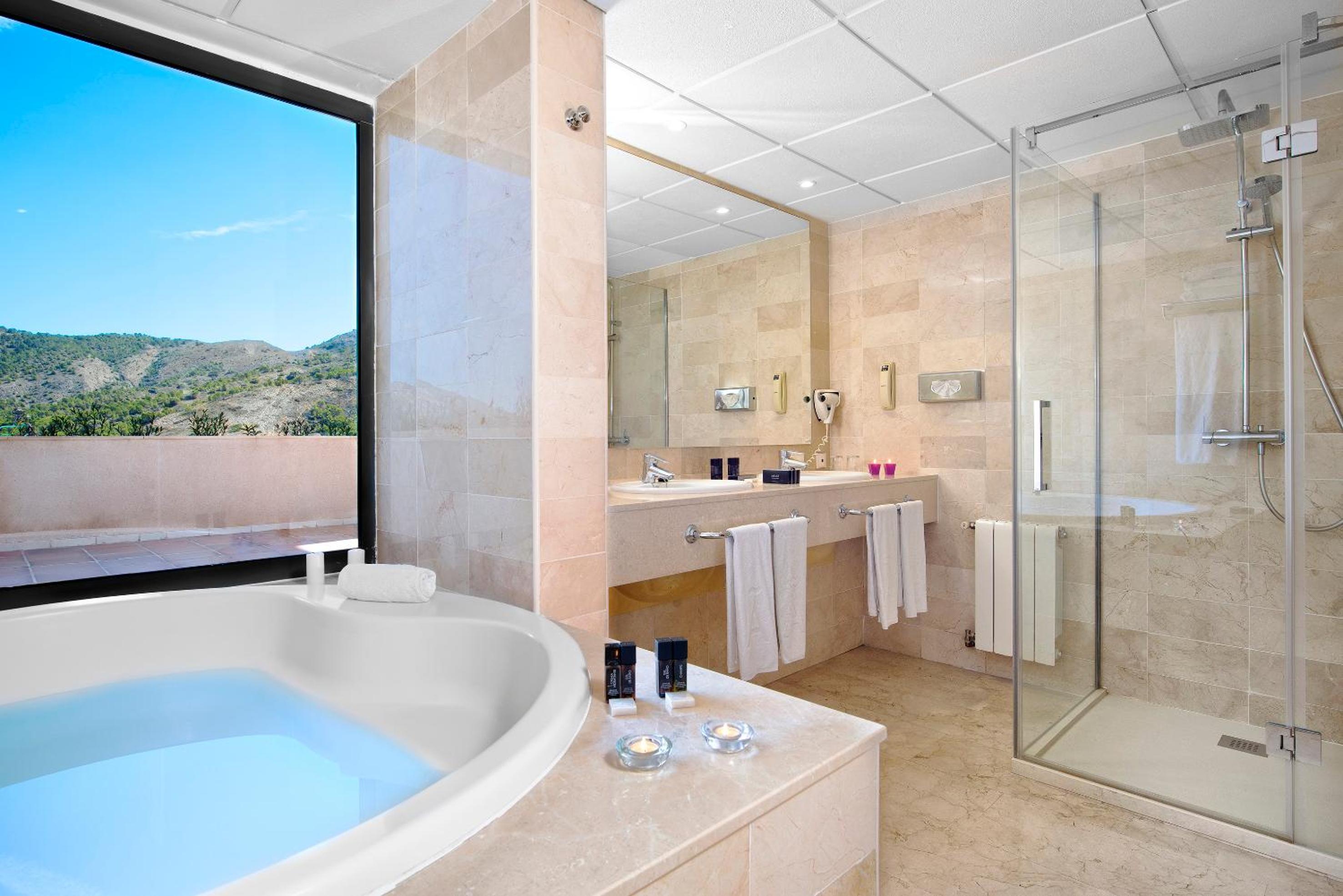The Level Junior Suite with Executive Lounge Access - Photo 3