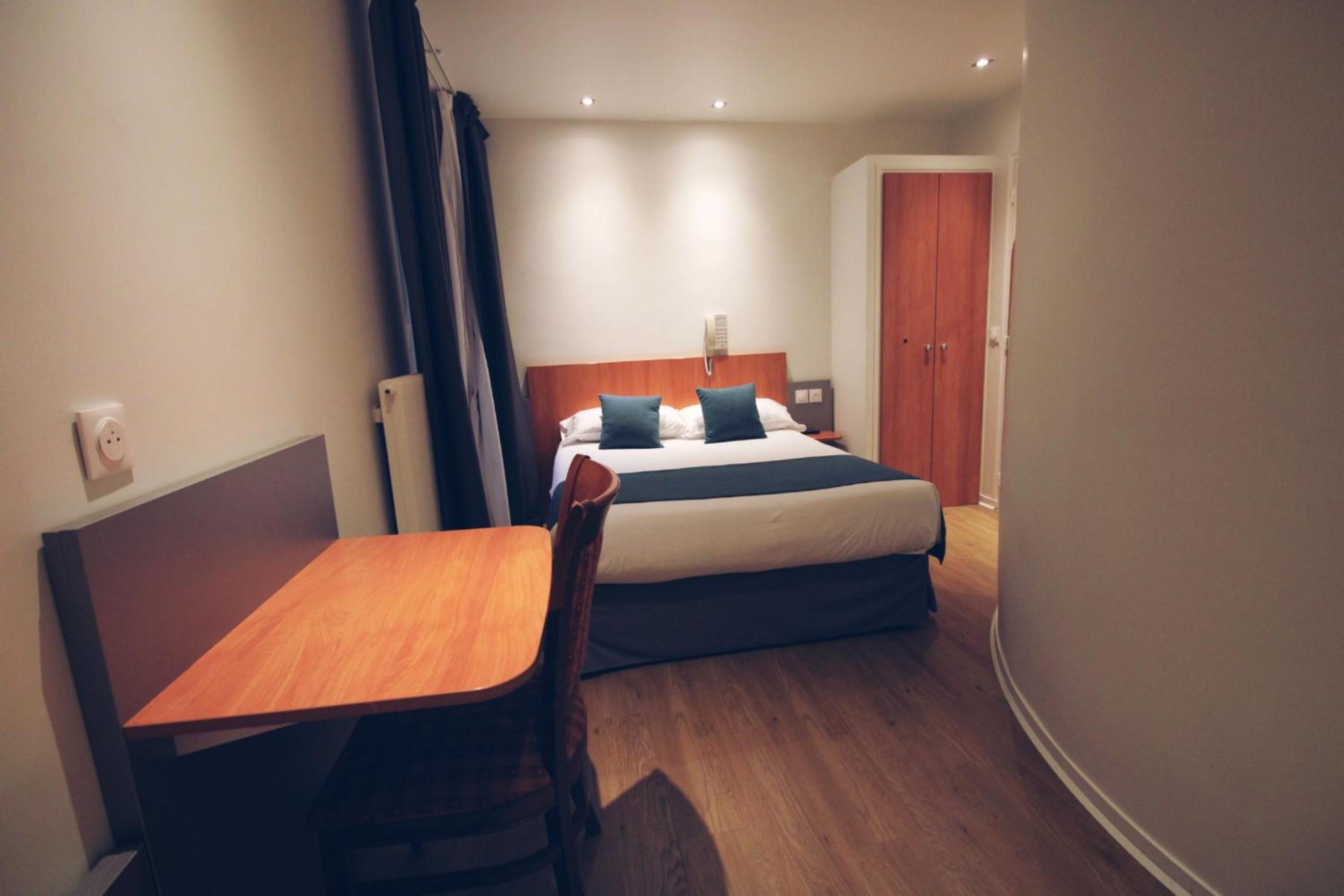 Standard Double Room photo 2