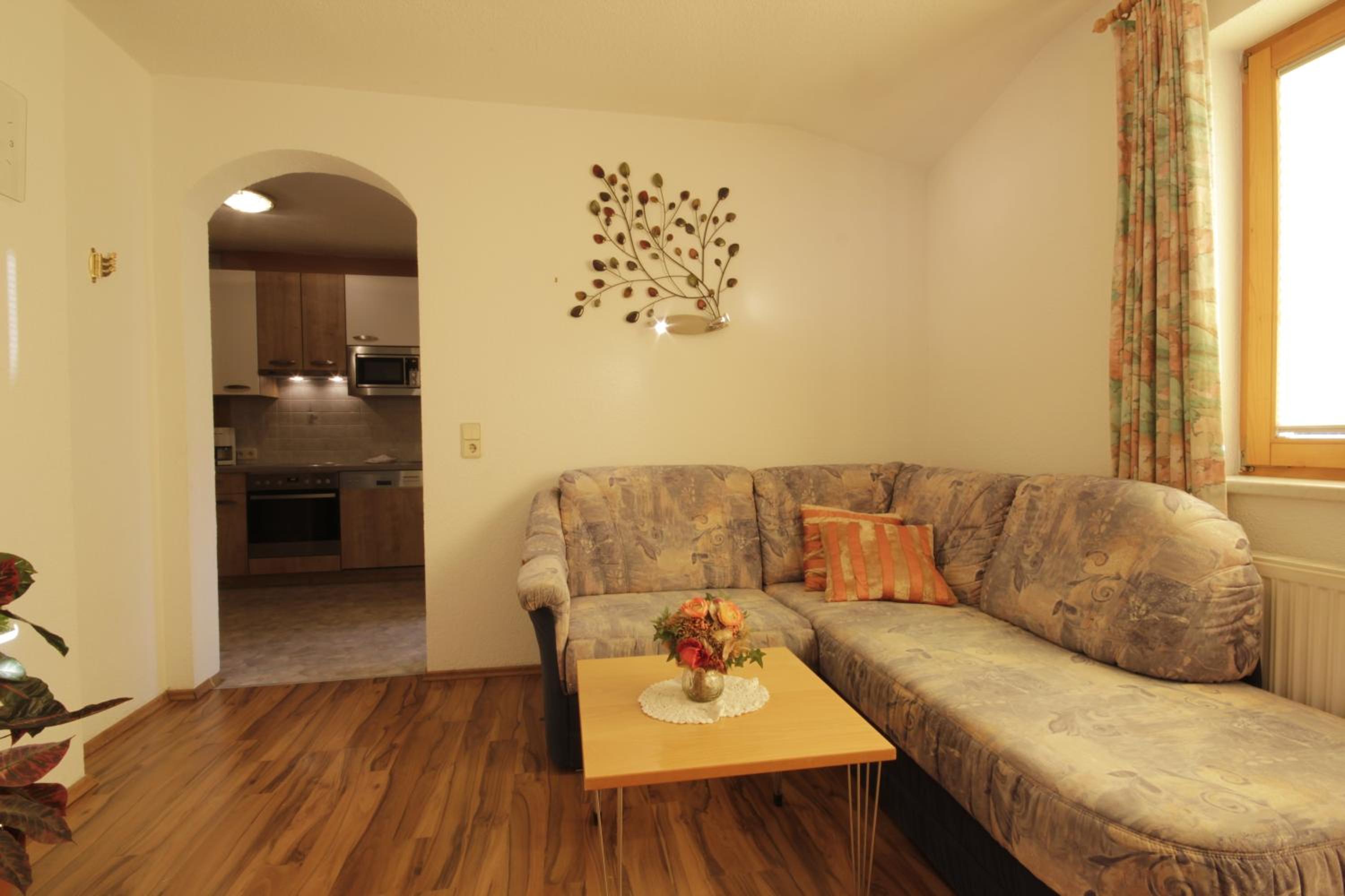 Three-Bedroom Apartment With Balcony photo 3