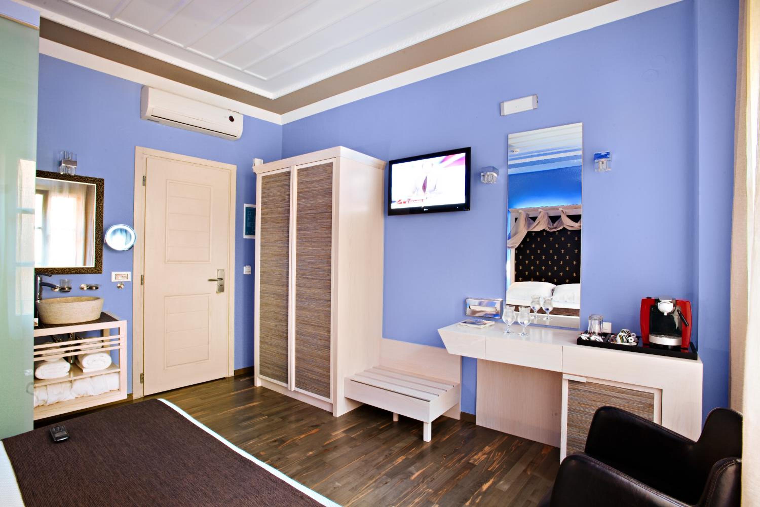 Deluxe Room - Photo 1
