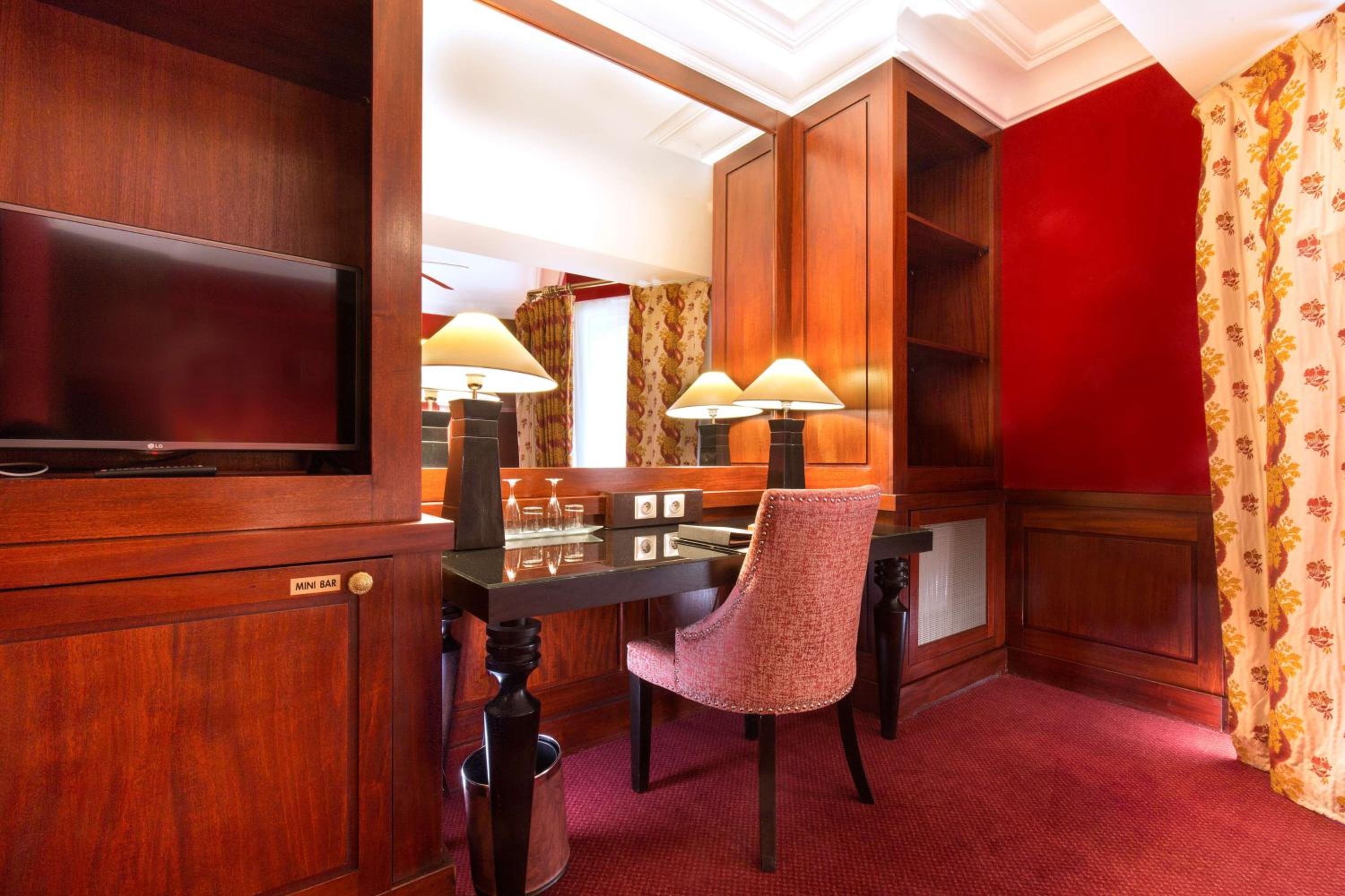 Suite - Photo 6