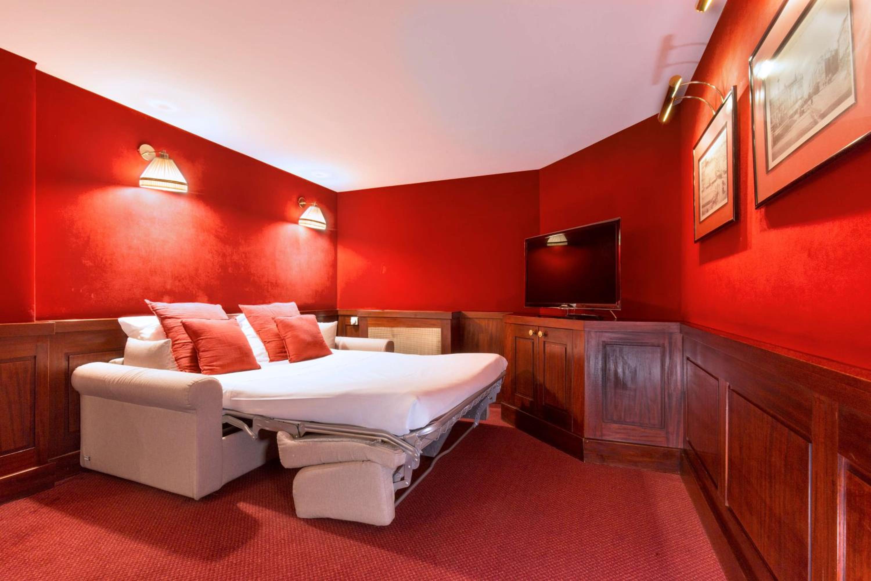 Suite - Photo 4