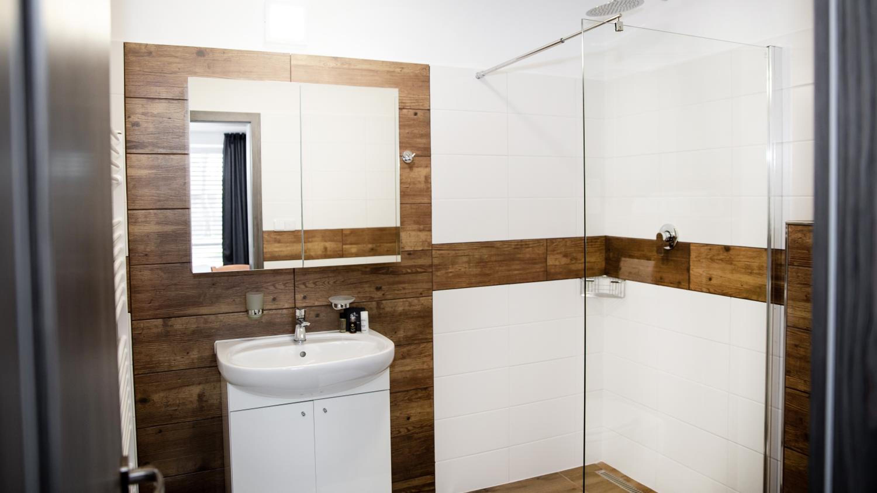 Deluxe Double Room with Extra Bed photo 3