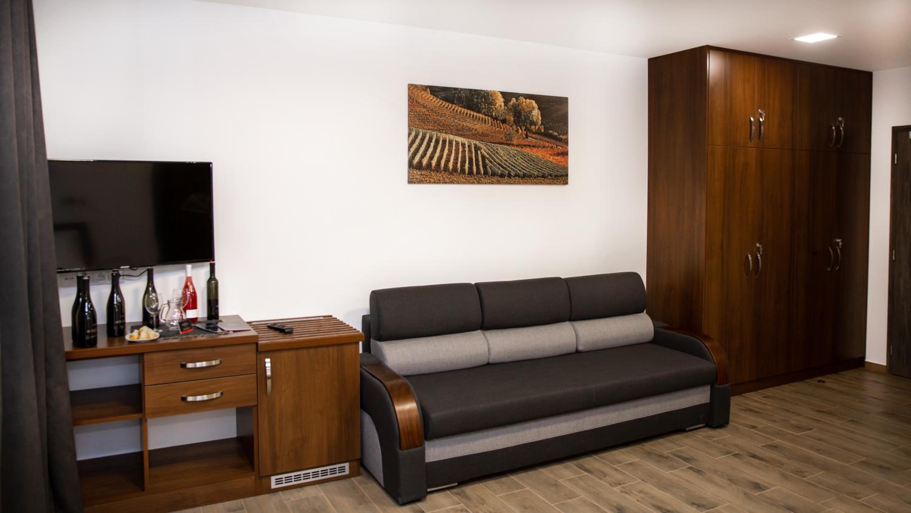 Deluxe Double Room with Extra Bed photo 3