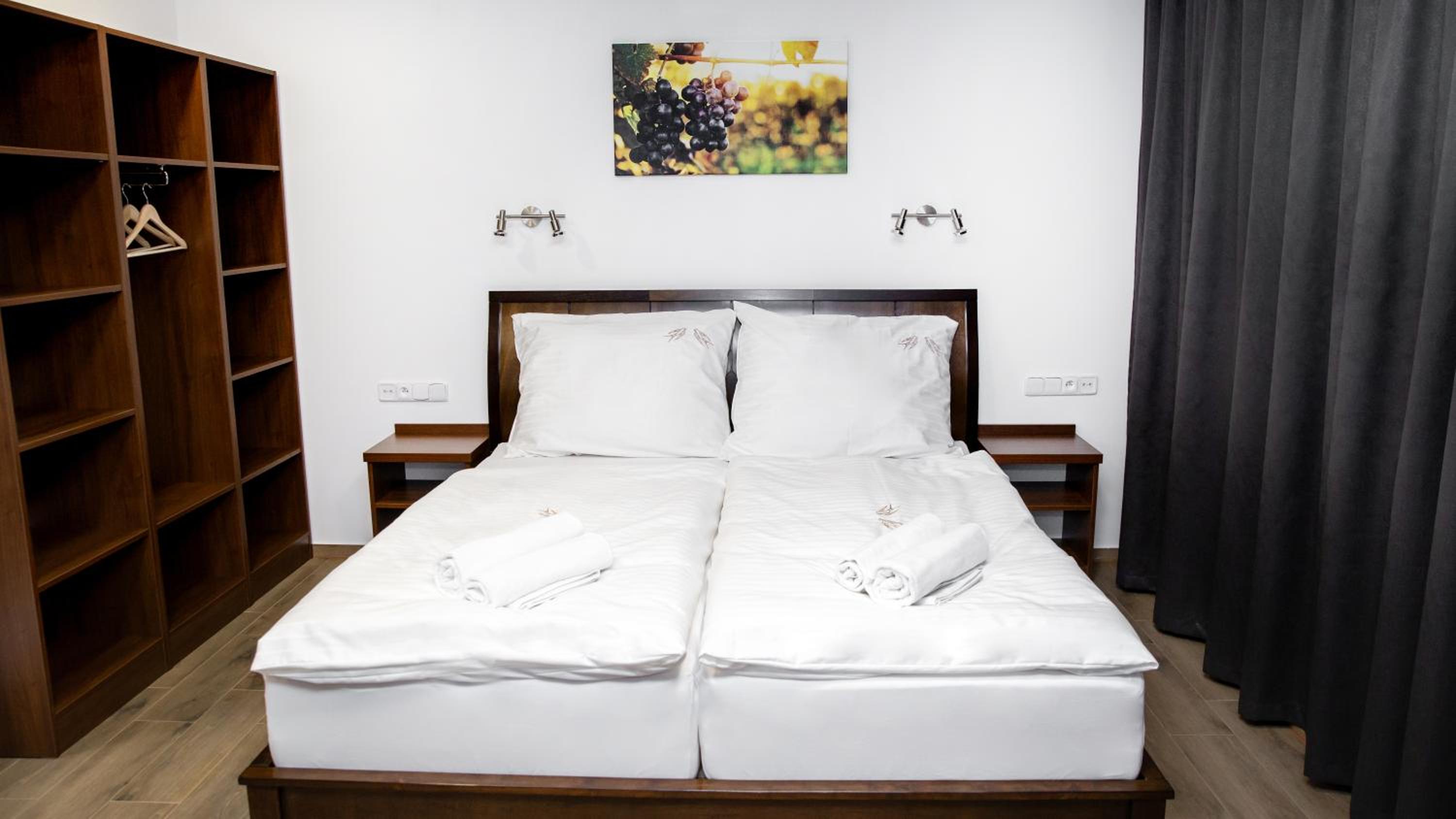 Deluxe Double Room with Extra Bed photo 2