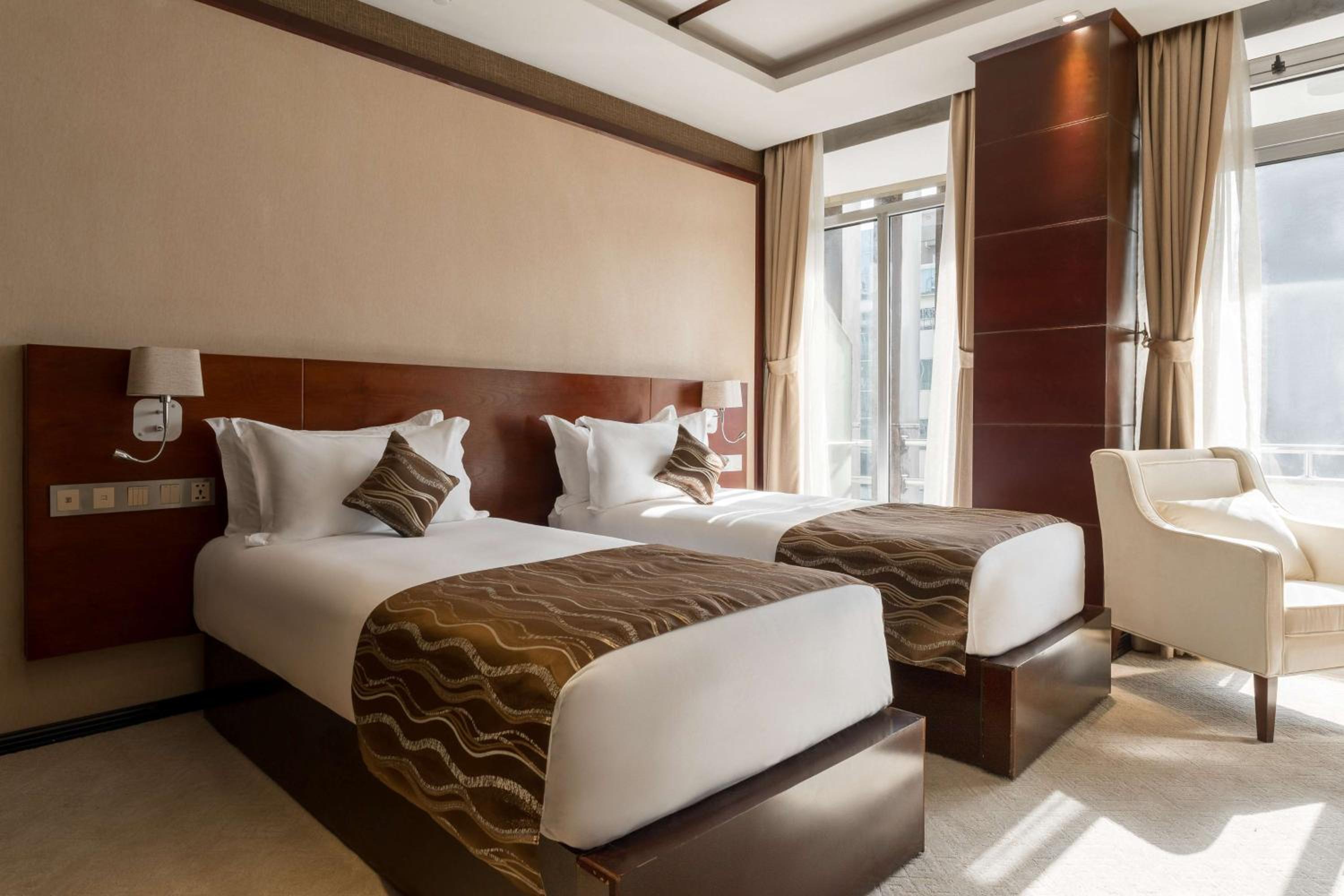 Standard Twin Room - Photo 3