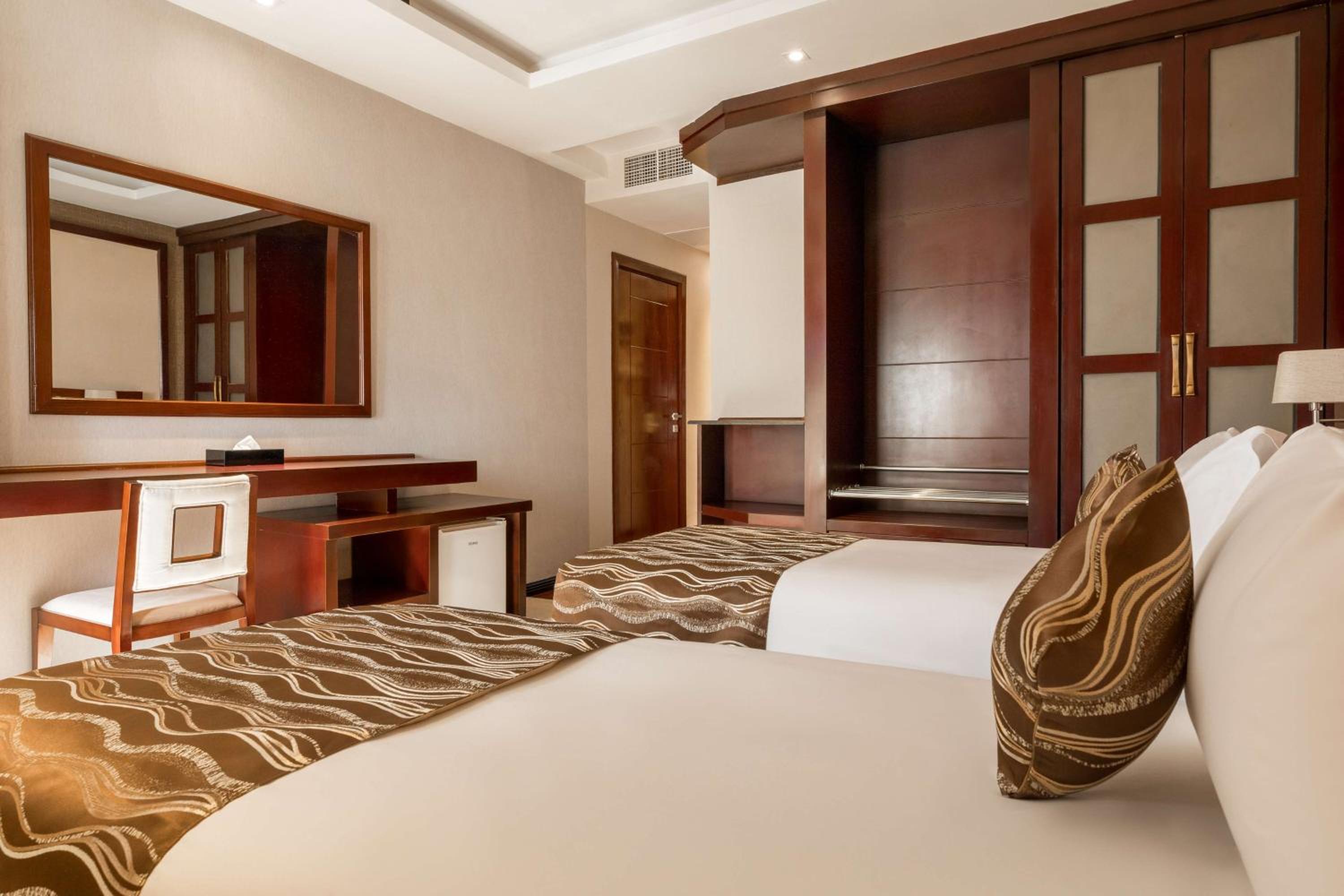 Standard Twin Room - Photo 2
