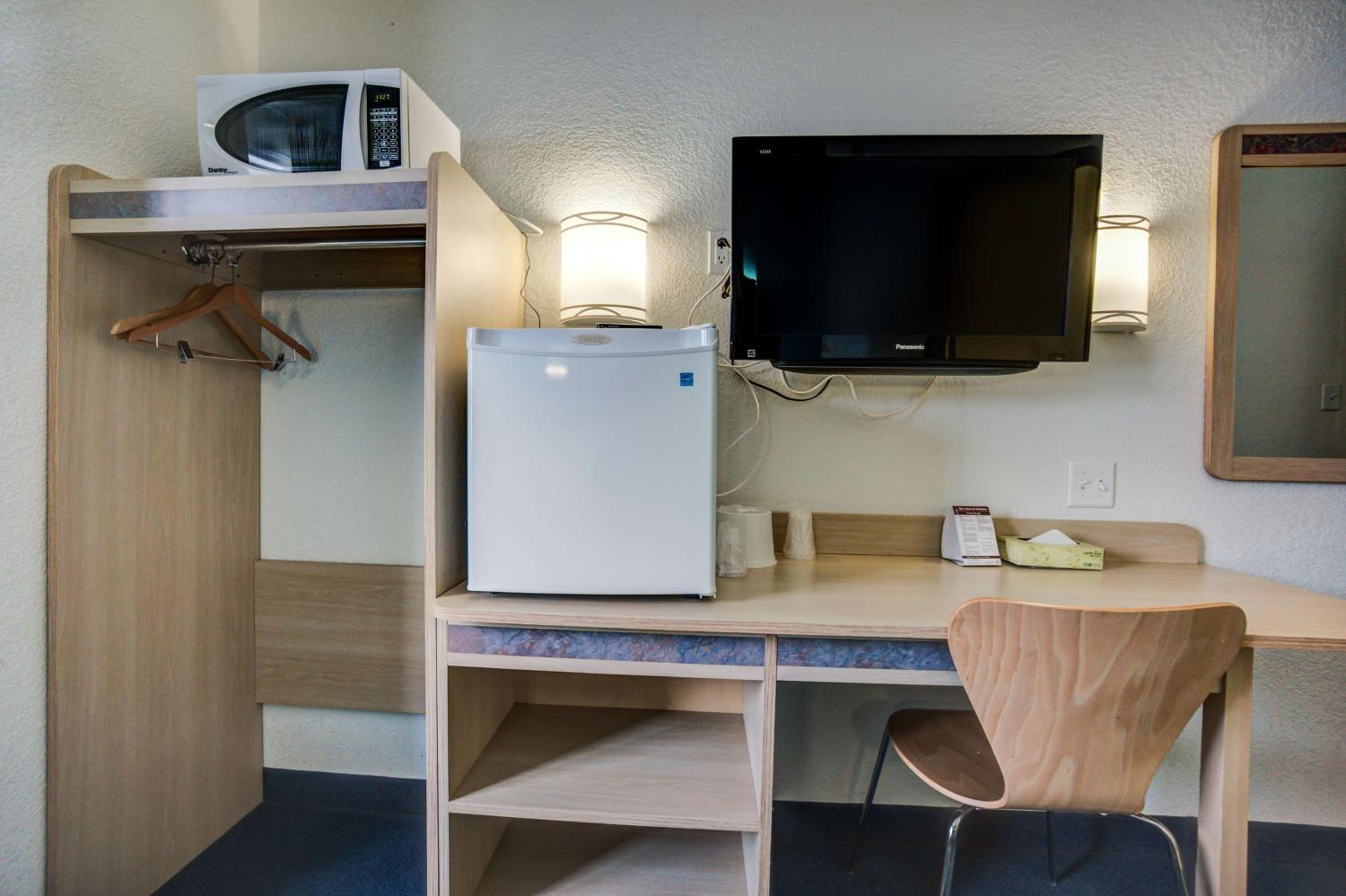 Deluxe Quadruple Room - Non-Smoking - Photo 1