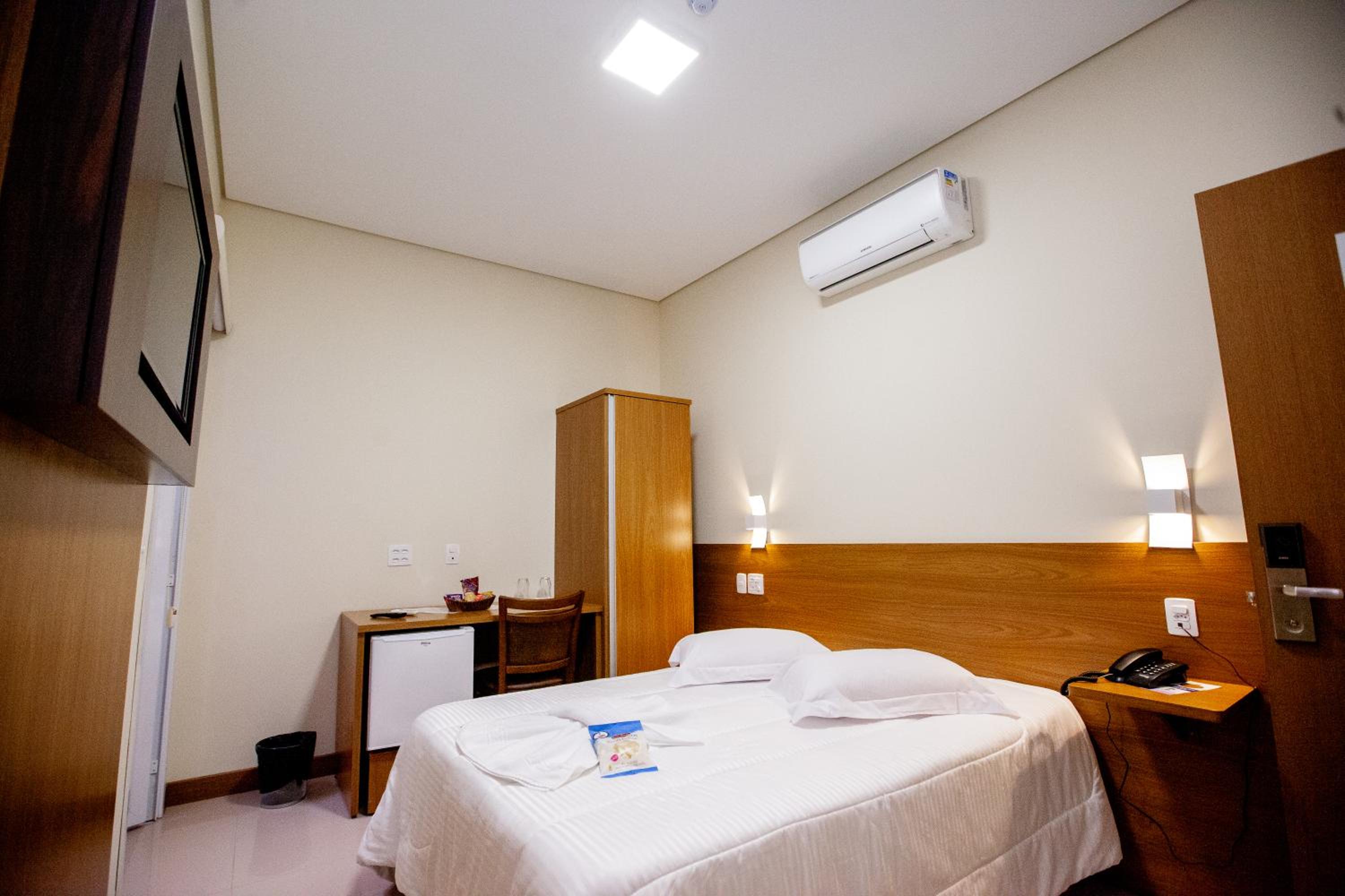 Double Room - Photo 5