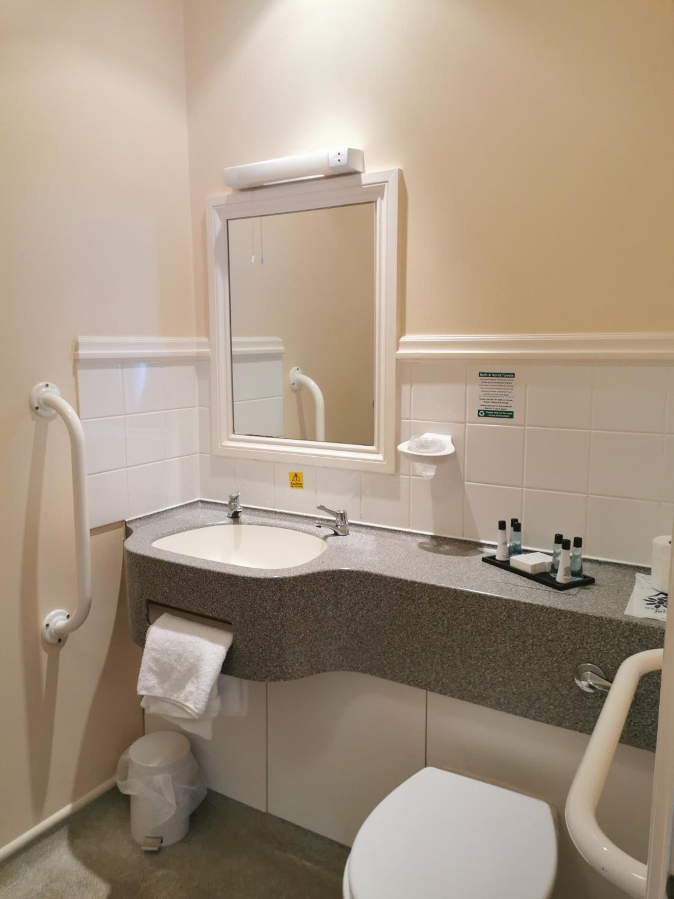Double Room - Photo 6