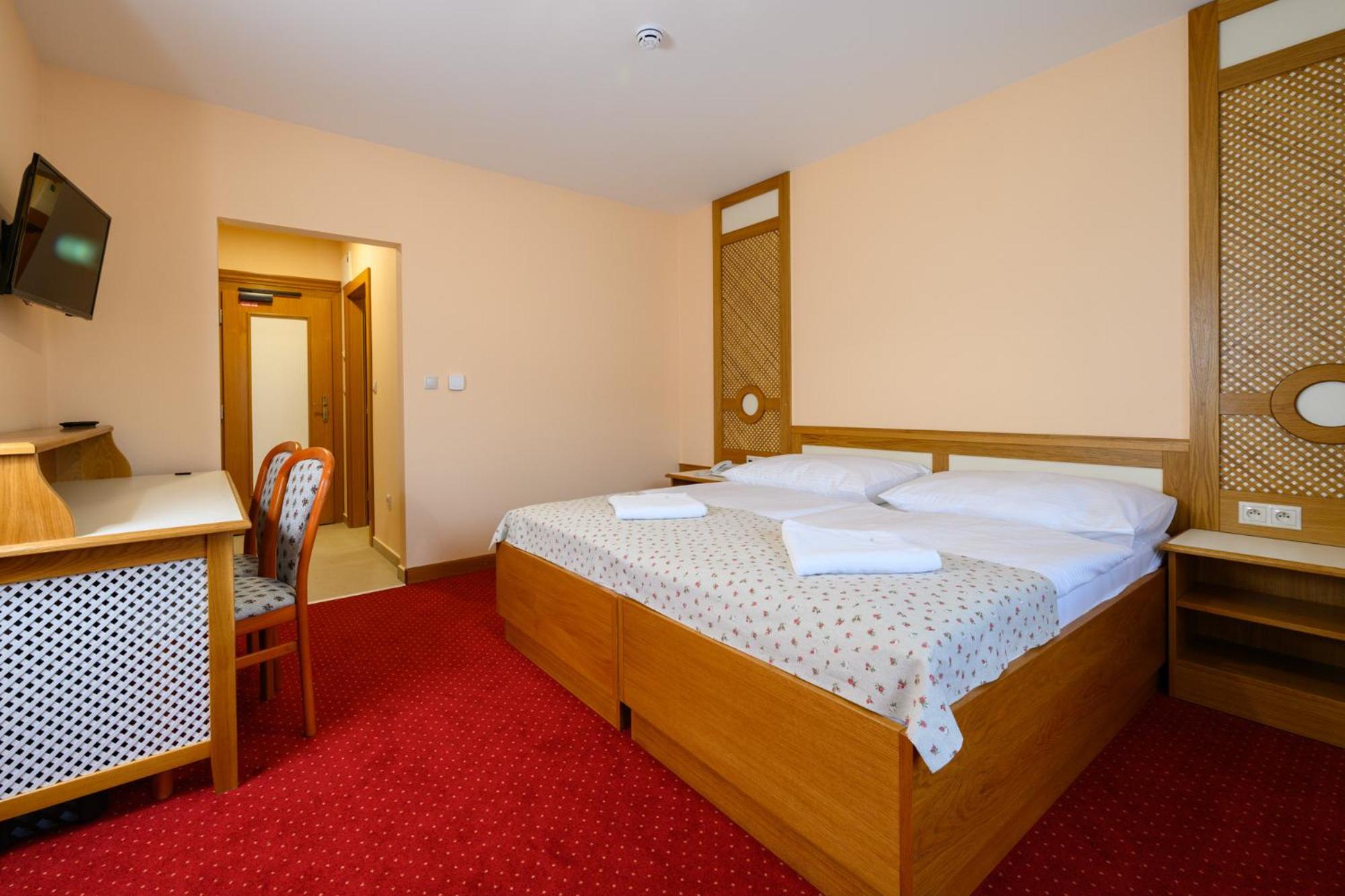 Deluxe Double Room with Balcony photo 1