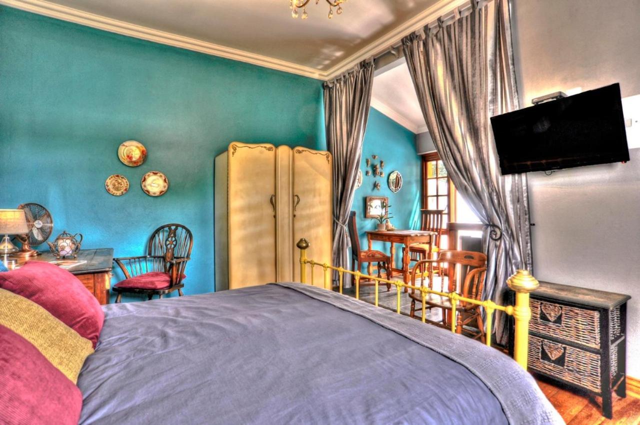 Deluxe Double Room with Shower - Photo 16