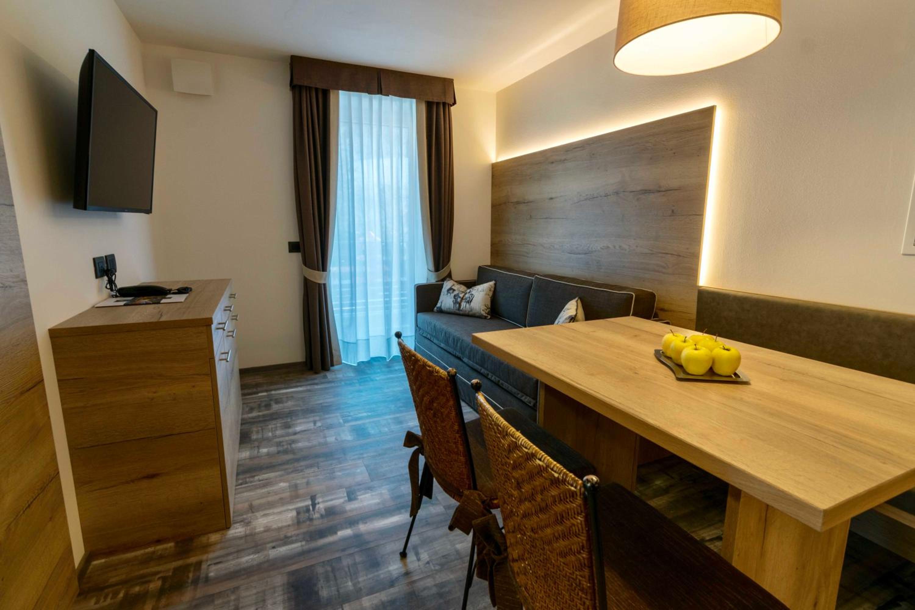 One-Bedroom Apartment (2 Adults + 2 Children) - Annex