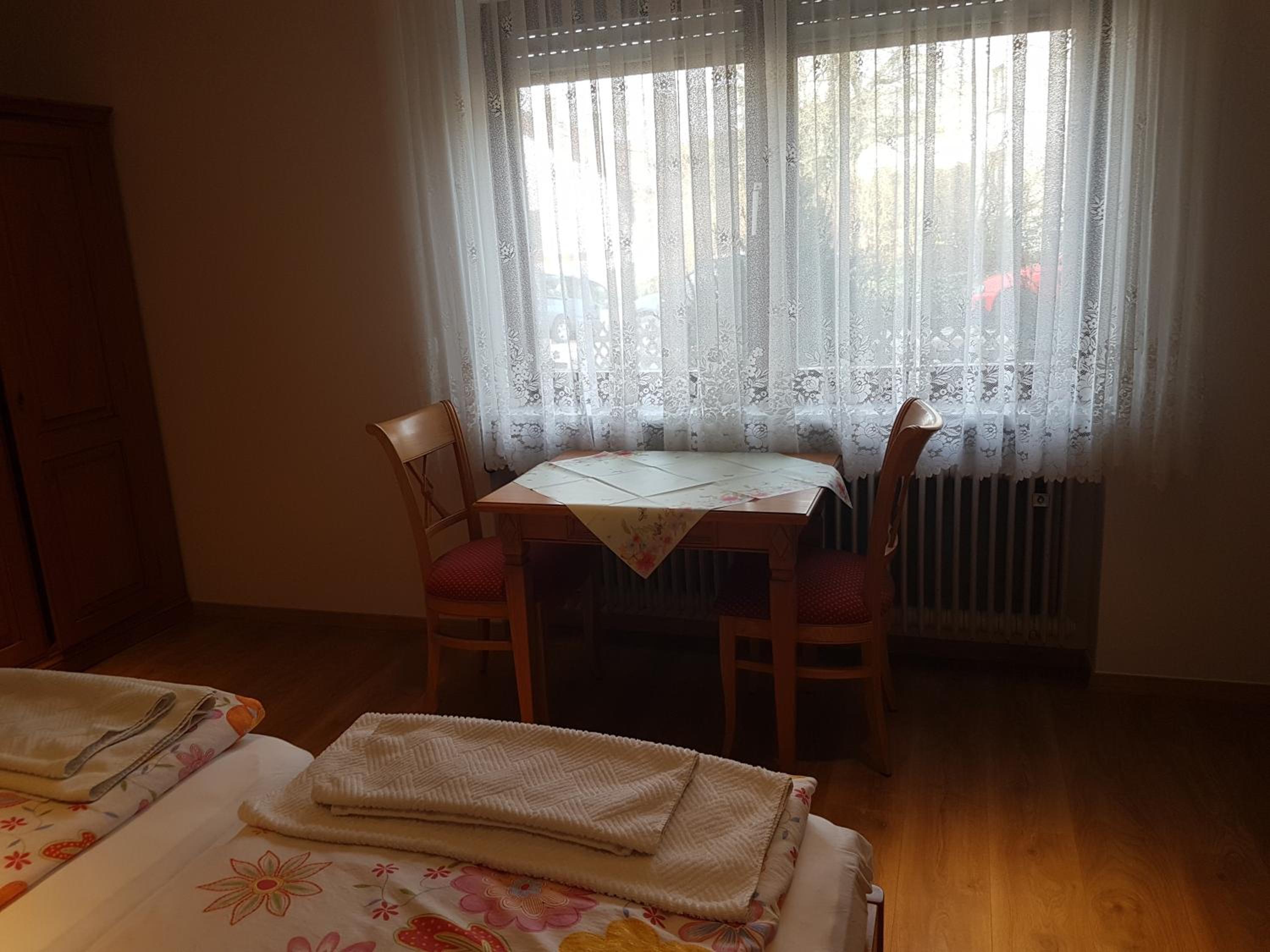 Standard Queen Room - Photo 5