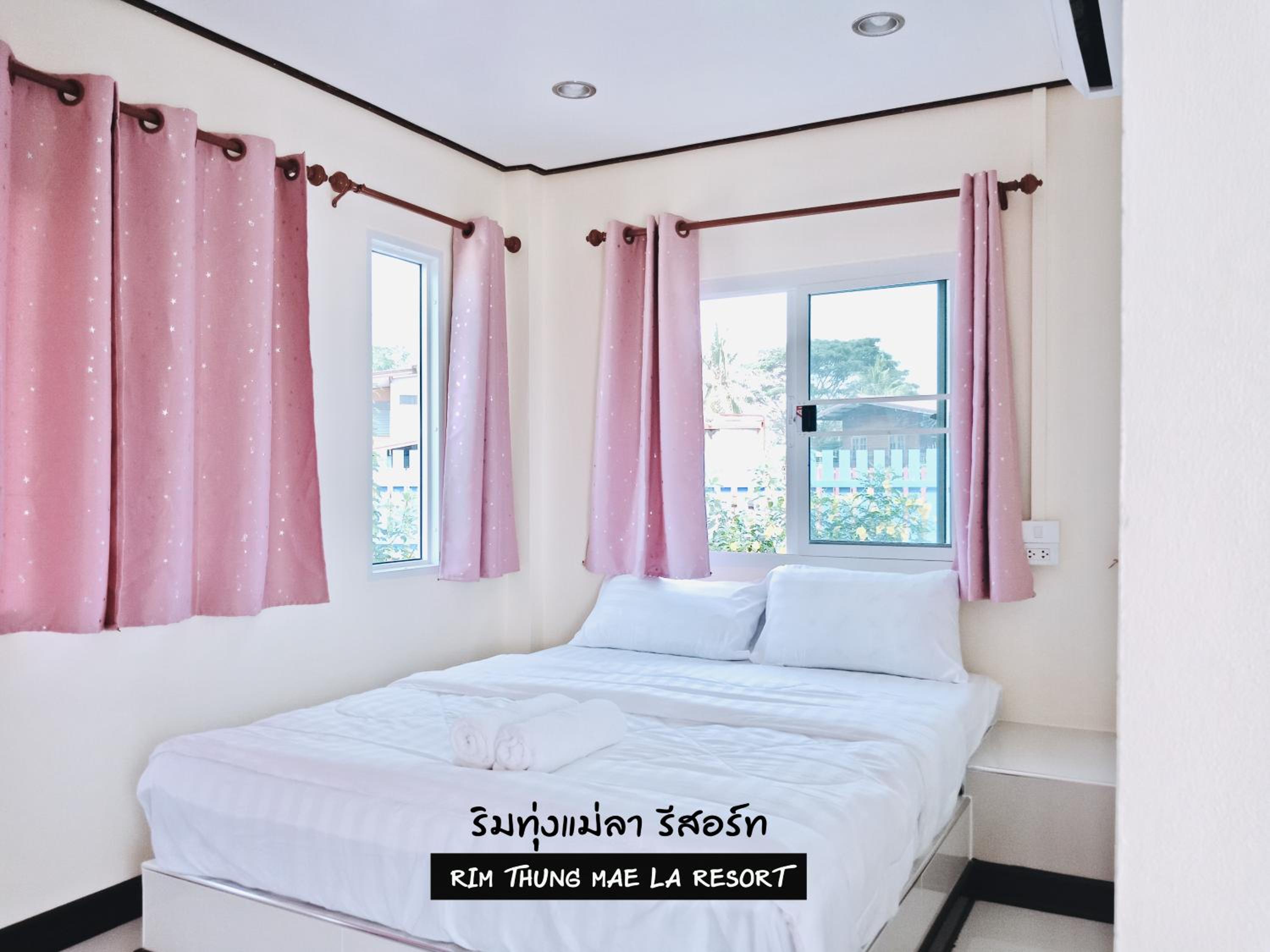 Standard King Room - Photo 12