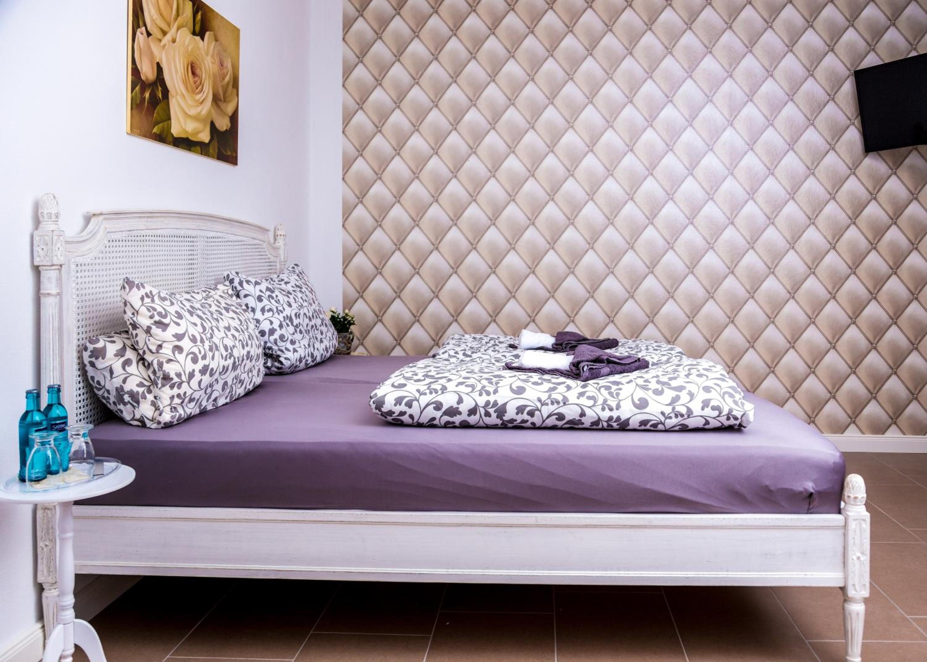 Deluxe Double Room with Shower