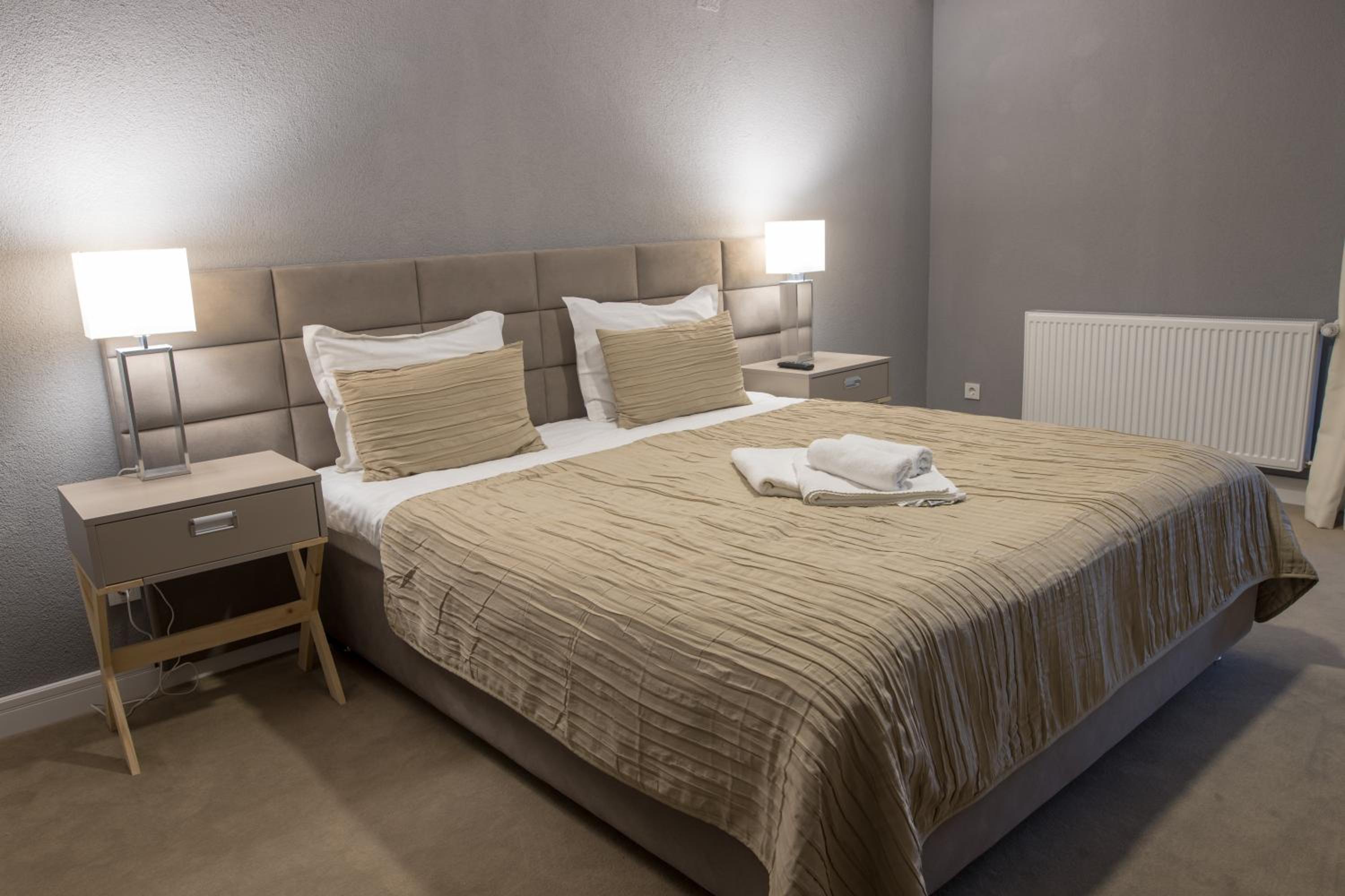 Deluxe Double Room with Balcony - Photo 2