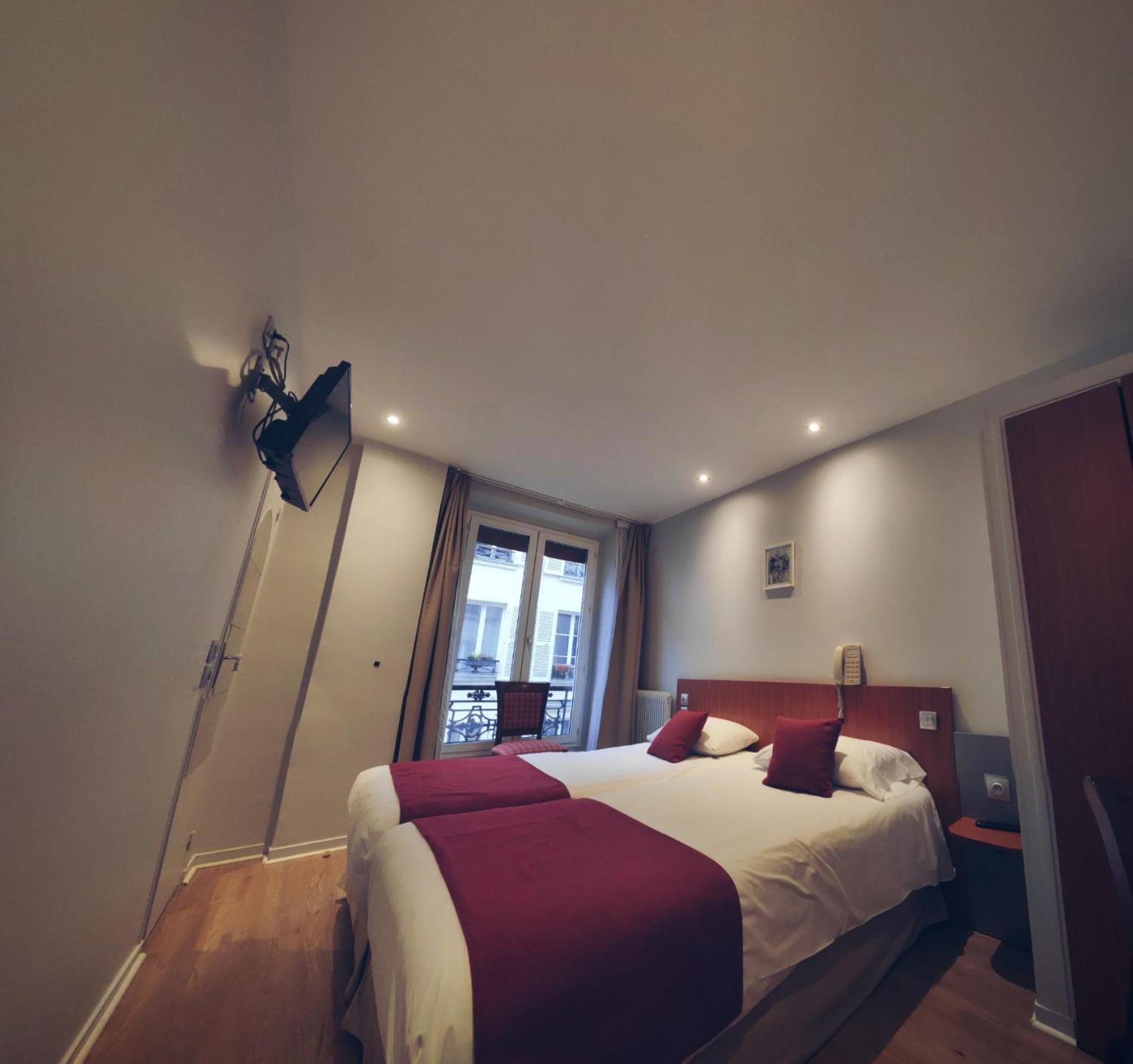 Standard Twin Room photo 3
