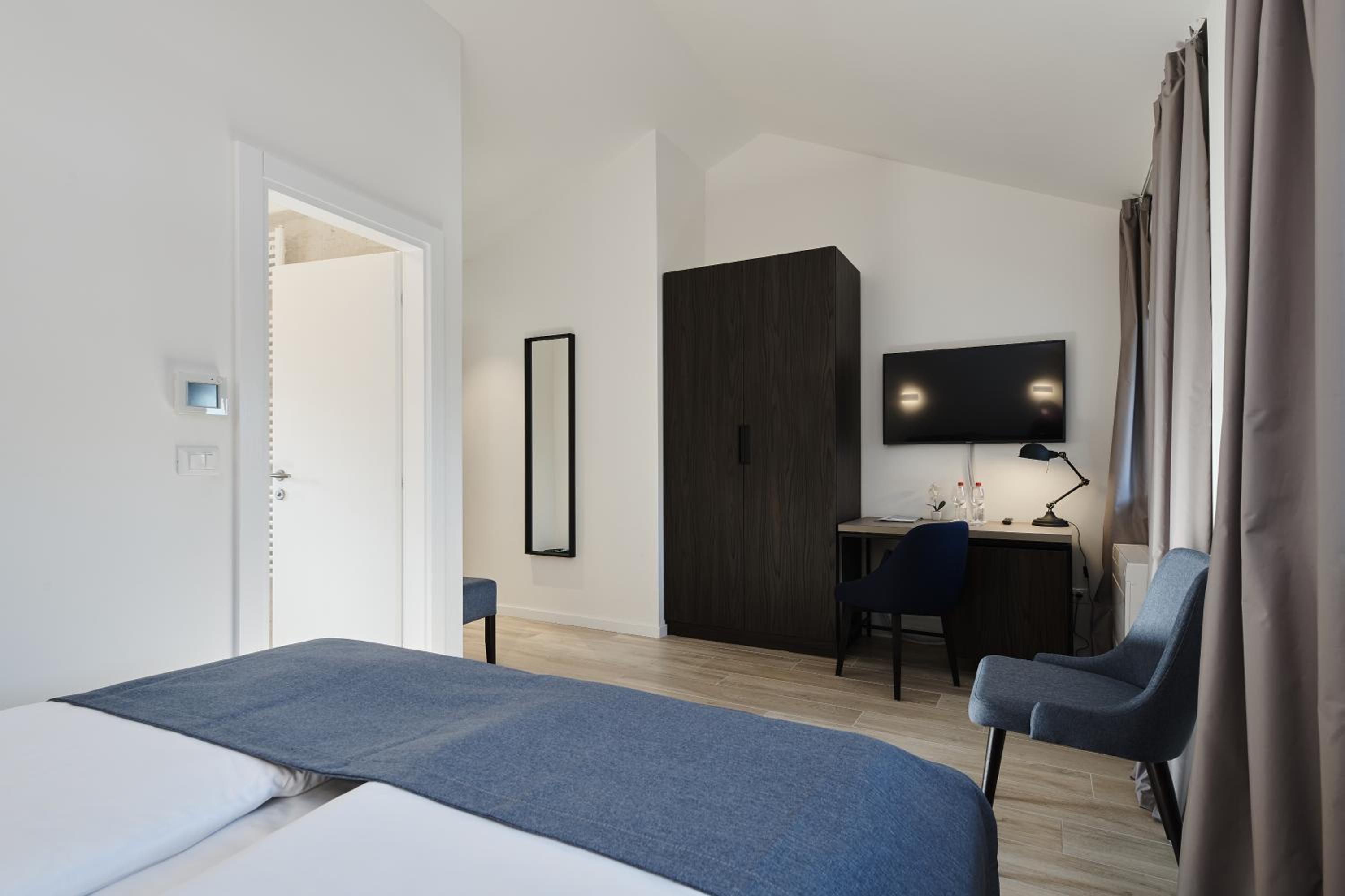 Standard Double Room photo 2