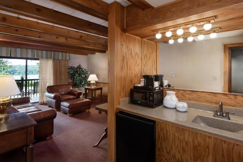 Deluxe King Room photo 1