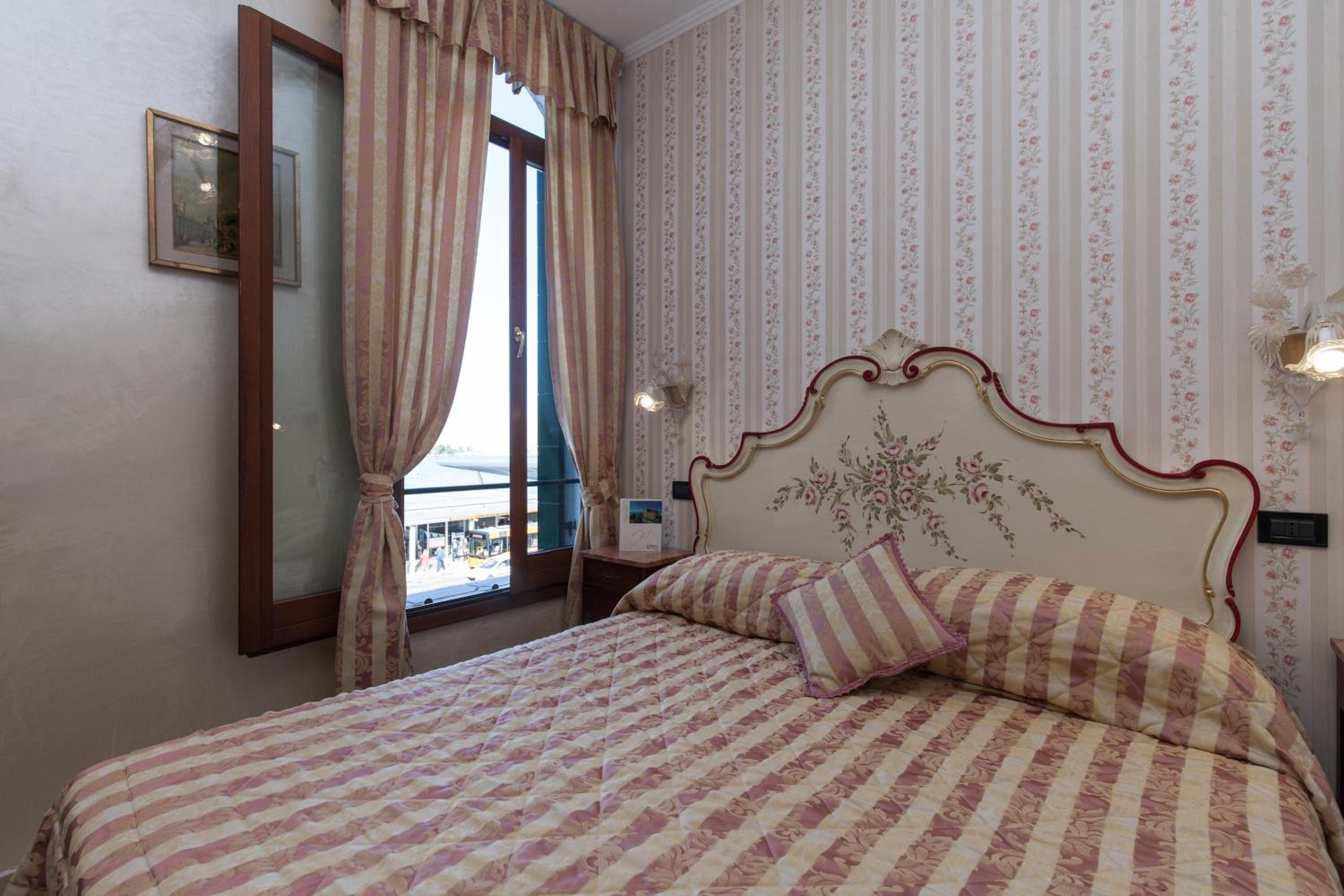 Classic Double Room with San Marco View photo 1