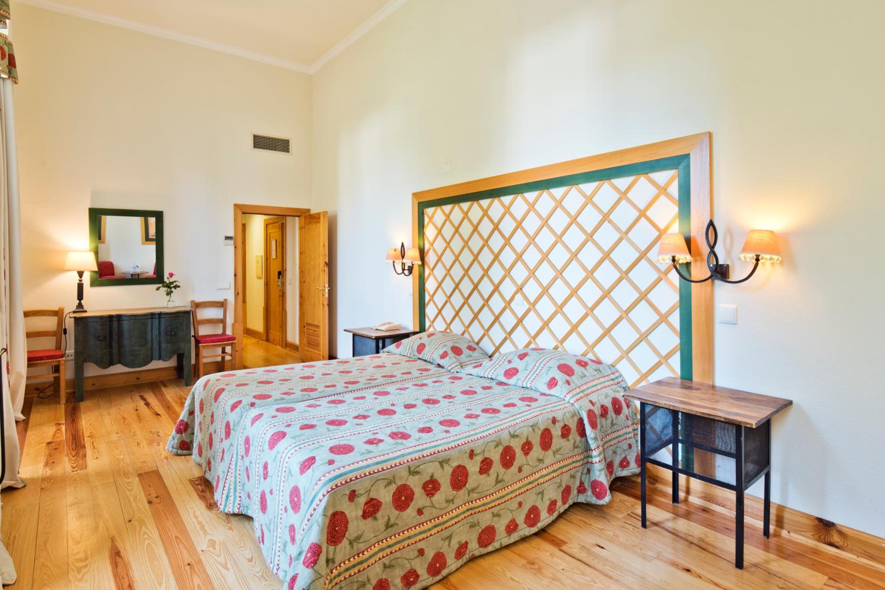 Superior Double Or Twin Room - Photo 6