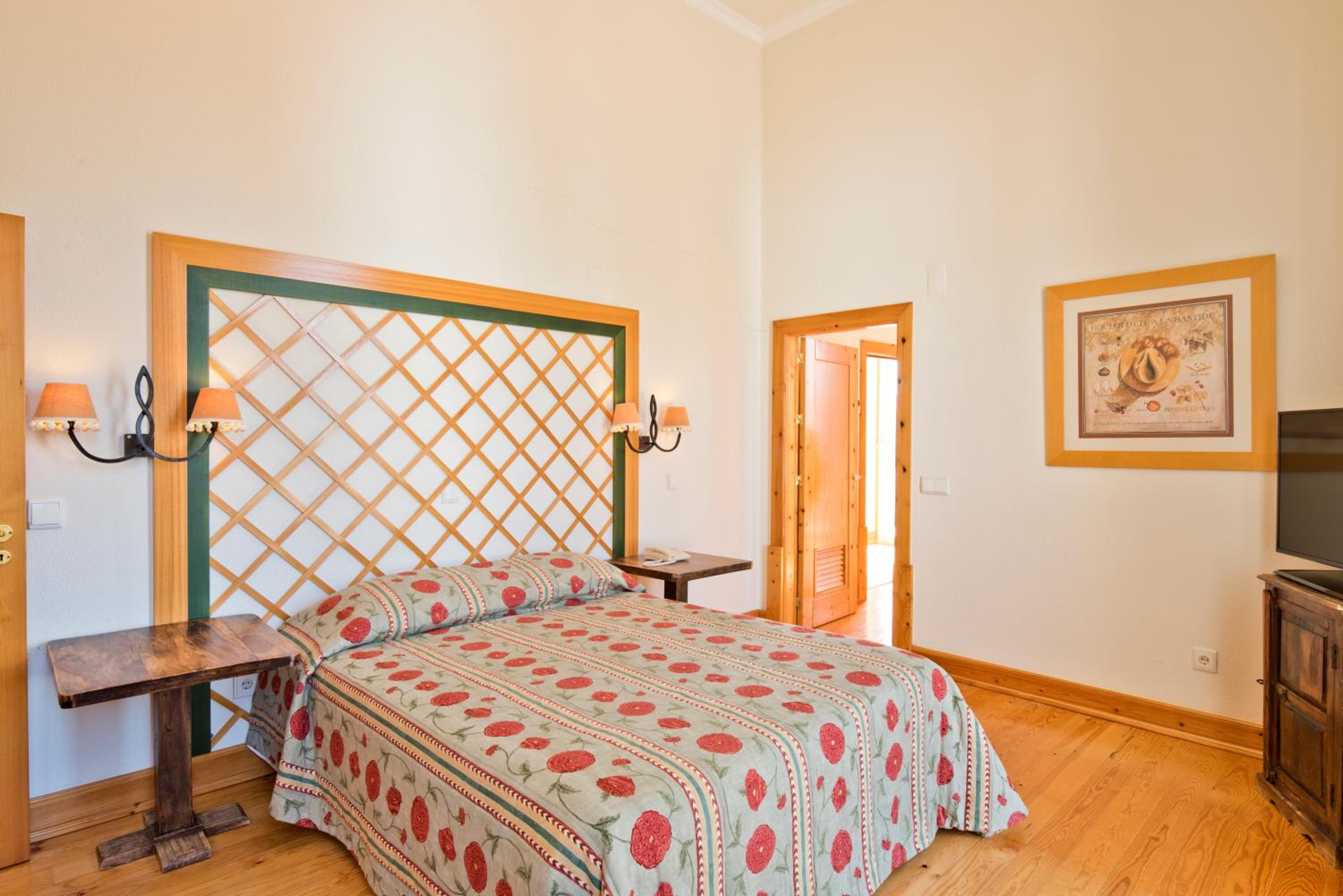 Superior Double Or Twin Room - Photo 5