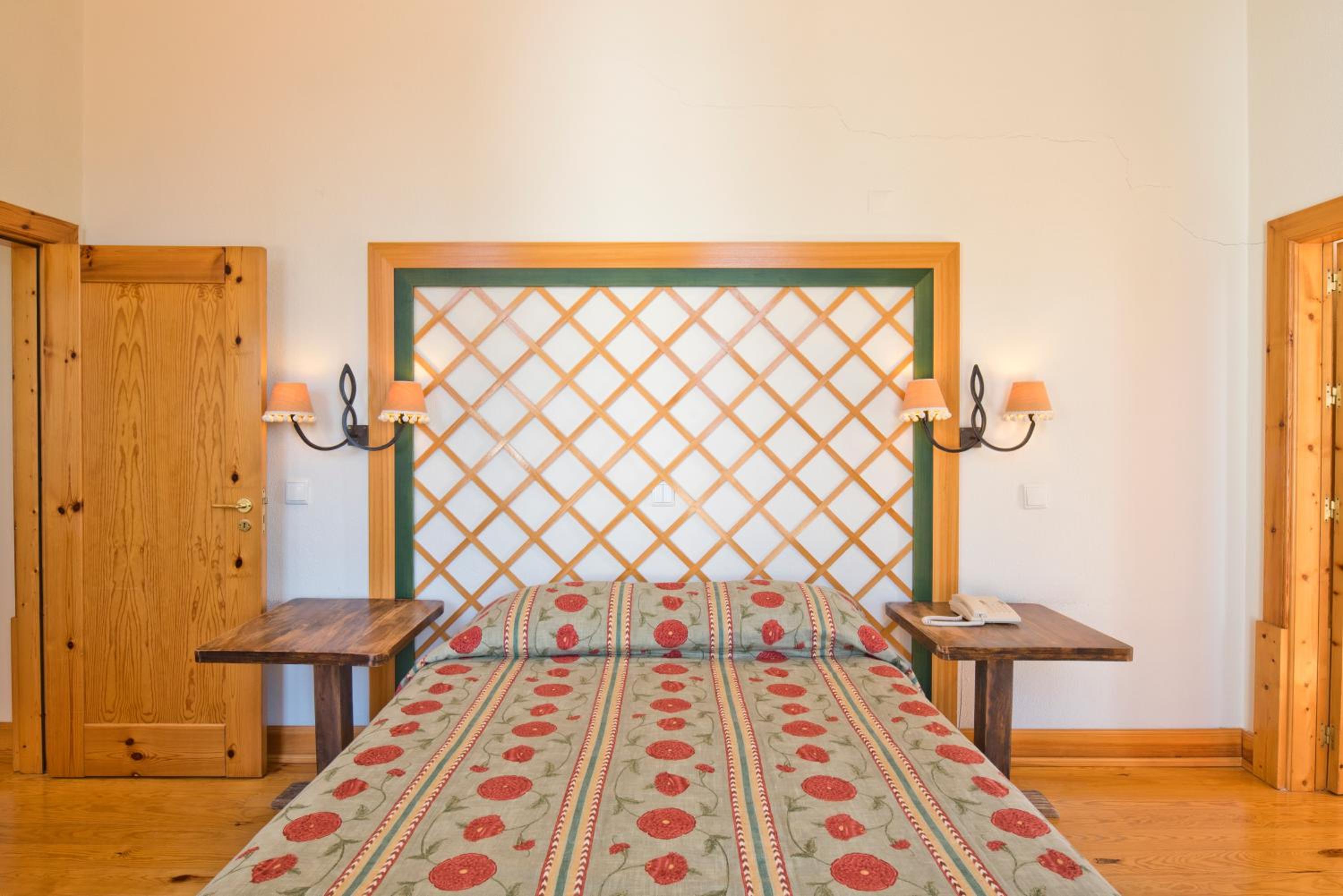 Superior Double Or Twin Room - Photo 4